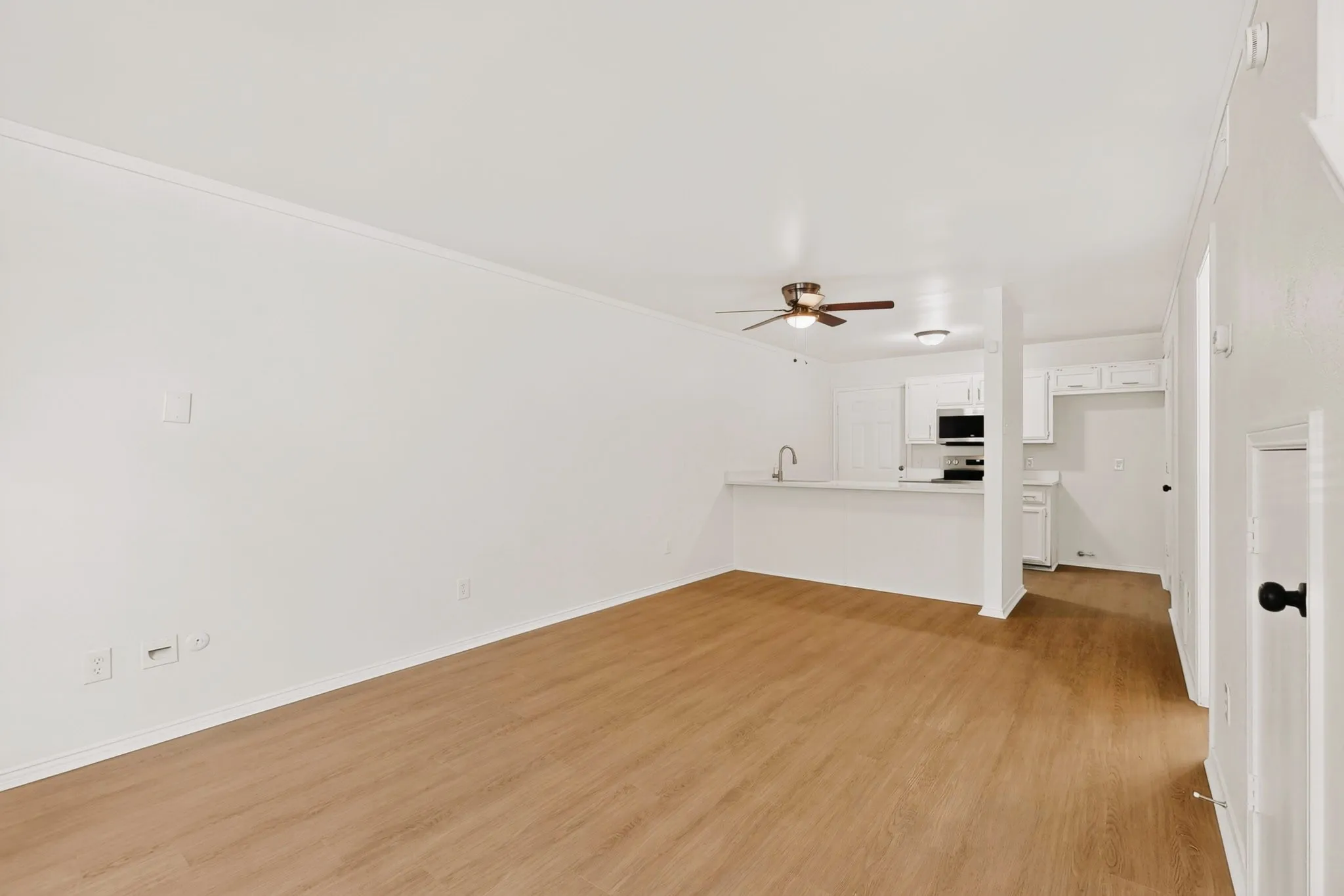 Single Family Residence For Sale in Dallas County , 130 Graystone Place, Duncanville, Texas 75137, 2 Bedroom, 2 Bathroom, Garage spaces, 1,024 Sqft, built in 1982, mls#21387514, Real Estate Agent in Duncanville, Homes For Sale in Dallas county, Homes For Sale in Duncanville, Realtor in Duncanville Texas, Real Estate Brokerage Independent Realty Texas, Luminita Cordes Realtor