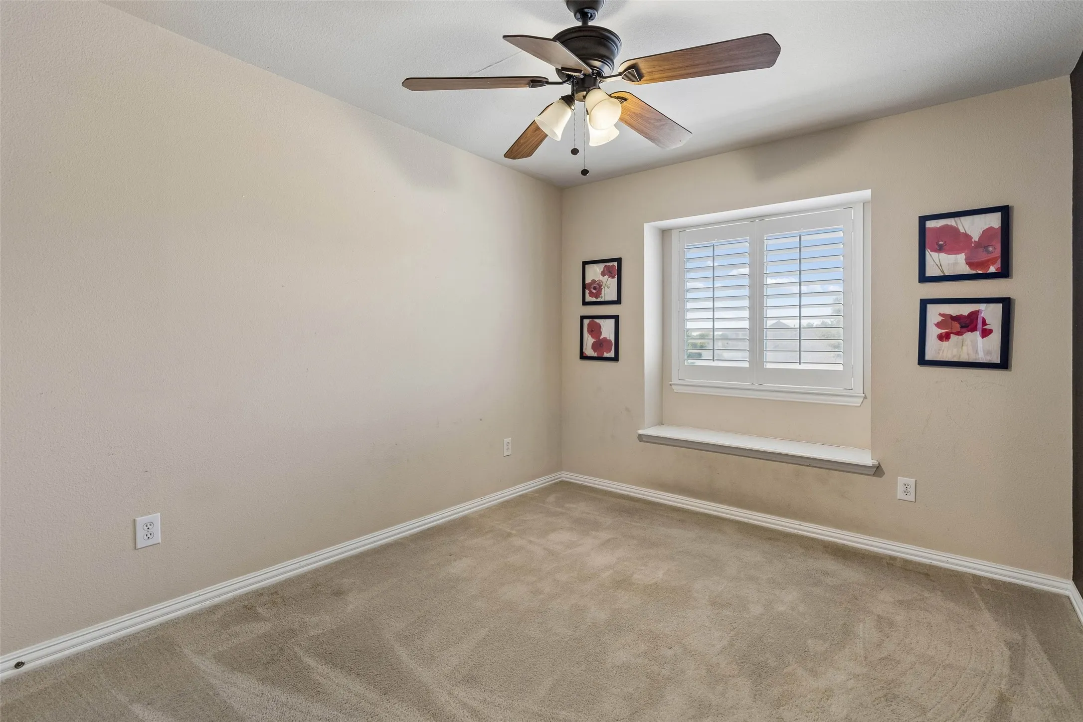 Townhouse For Sale in Denton County , 1748 Massey Drive, Lewisville, Texas 75067, 3 Bedroom, 3 Bathroom, 2 Garage spaces, 1,804 Sqft, built in 2002, mls#21386034, Real Estate Agent in Lewisville, Homes For Sale in Denton county, Homes For Sale in Lewisville, Realtor in Lewisville Texas, Real Estate Brokerage Independent Realty Texas, Luminita Cordes Realtor