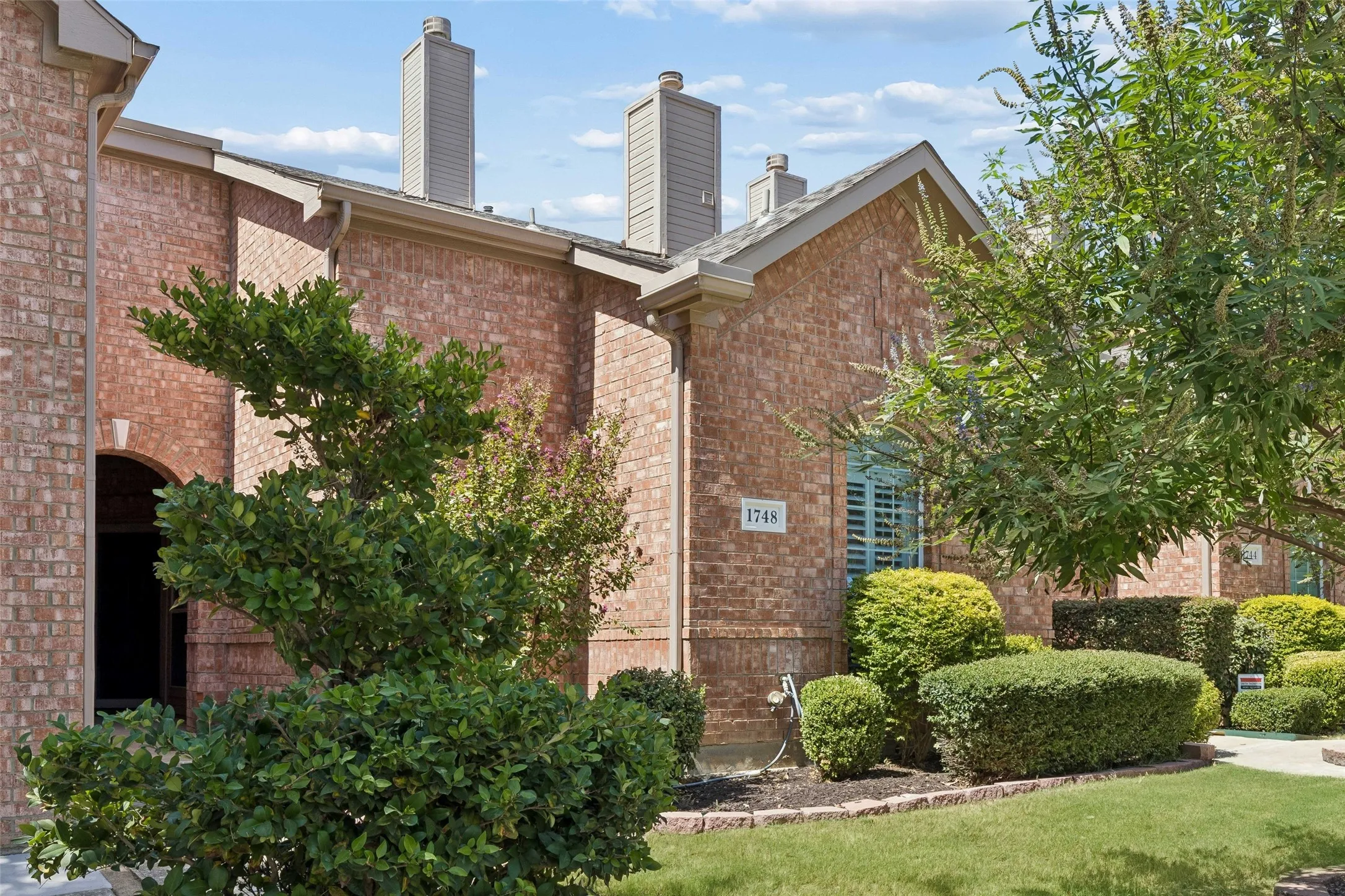 Townhouse For Sale in Denton County , 1748 Massey Drive, Lewisville, Texas 75067, 3 Bedroom, 3 Bathroom, 2 Garage spaces, 1,804 Sqft, built in 2002, mls#21386034, Real Estate Agent in Lewisville, Homes For Sale in Denton county, Homes For Sale in Lewisville, Realtor in Lewisville Texas, Real Estate Brokerage Independent Realty Texas, Luminita Cordes Realtor