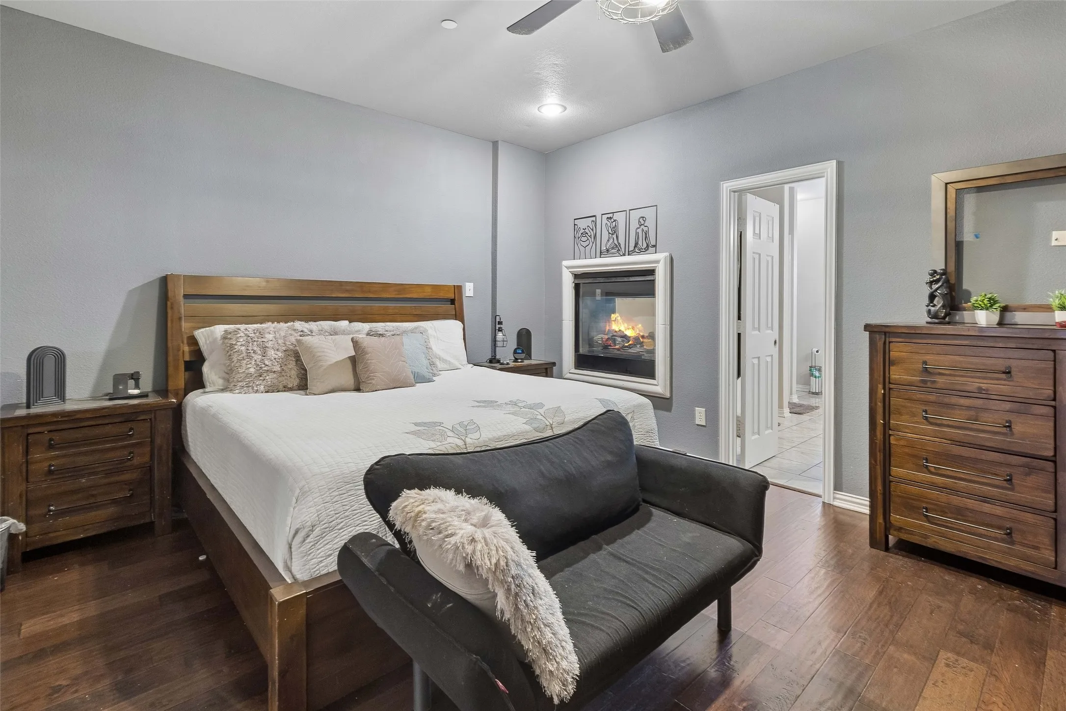 Townhouse For Sale in Denton County , 1748 Massey Drive, Lewisville, Texas 75067, 3 Bedroom, 3 Bathroom, 2 Garage spaces, 1,804 Sqft, built in 2002, mls#21386034, Real Estate Agent in Lewisville, Homes For Sale in Denton county, Homes For Sale in Lewisville, Realtor in Lewisville Texas, Real Estate Brokerage Independent Realty Texas, Luminita Cordes Realtor