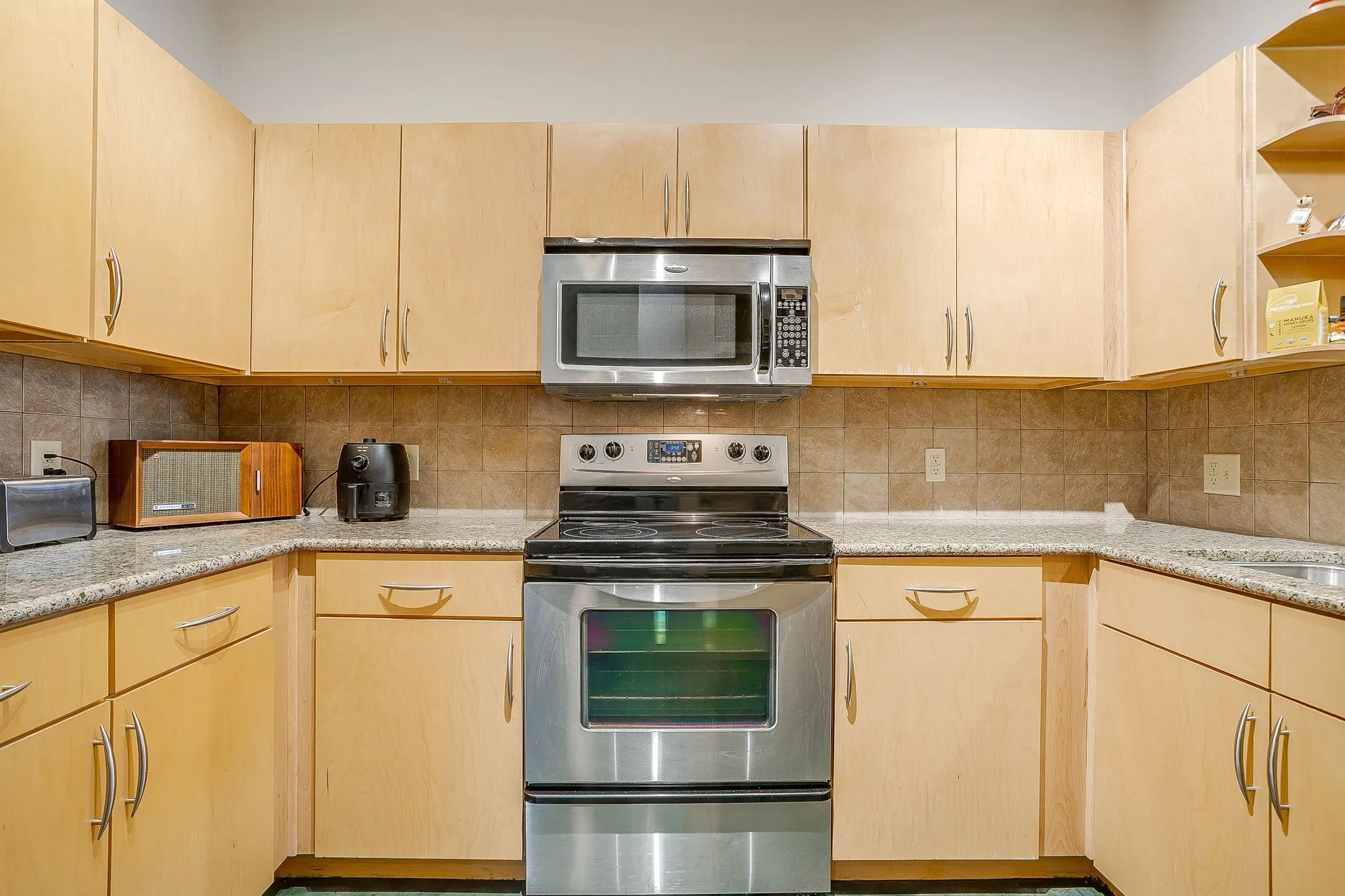 Condominium For Sale in Tarrant County , 201 W Lancaster Avenue 208, Fort Worth, Texas 76102, 1 Bedroom, 1 Bathroom, 2 Garage spaces, 778 Sqft, built in 2005, mls#21390166, Real Estate Agent in Fort Worth, Homes For Sale in Tarrant county, Homes For Sale in Fort Worth, Realtor in Fort Worth Texas, Real Estate Brokerage Independent Realty Texas, Luminita Cordes Realtor