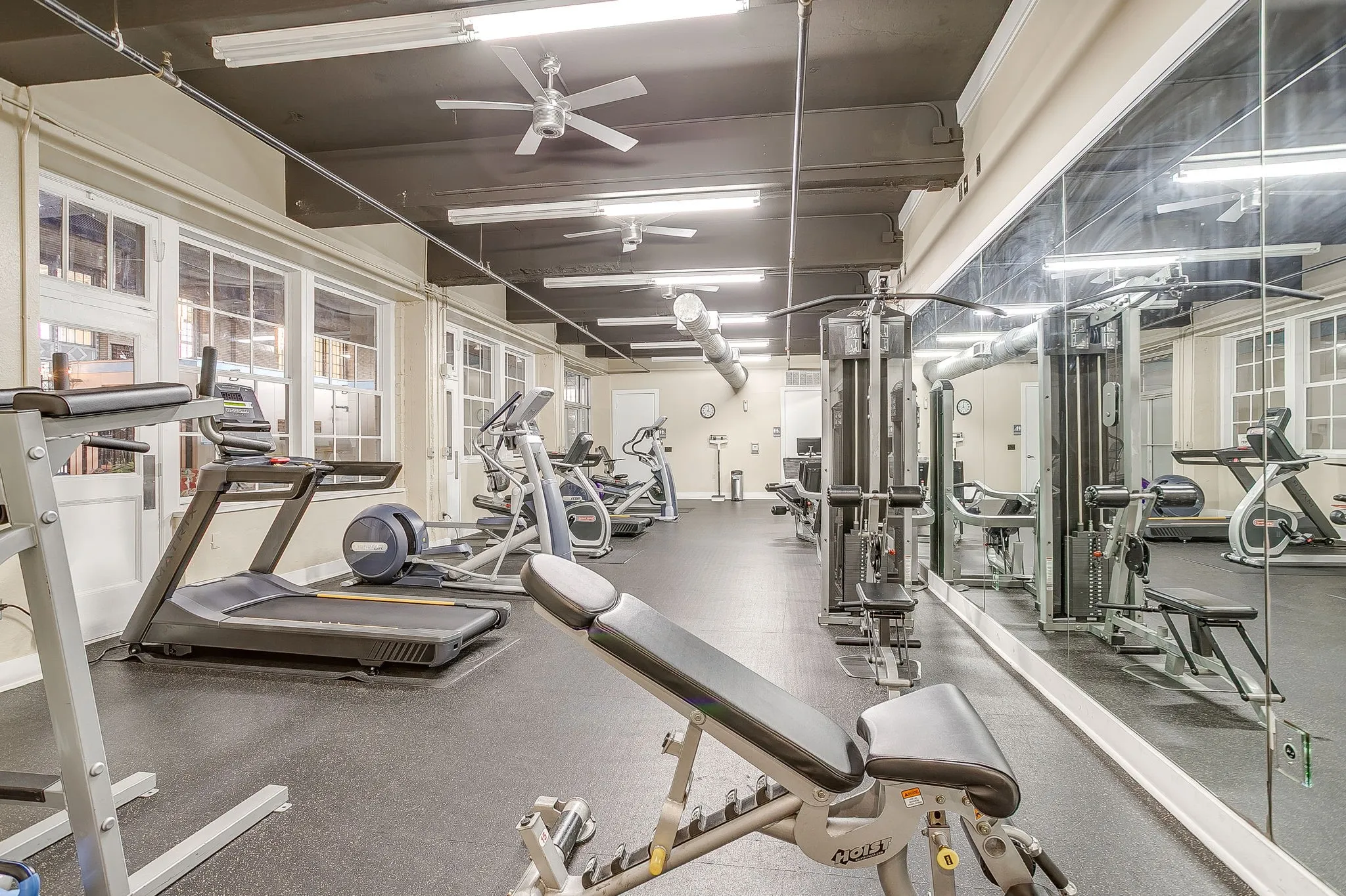 Condominium For Sale in Tarrant County , 201 W Lancaster Avenue 208, Fort Worth, Texas 76102, 1 Bedroom, 1 Bathroom, 2 Garage spaces, 778 Sqft, built in 2005, mls#21390166, Real Estate Agent in Fort Worth, Homes For Sale in Tarrant county, Homes For Sale in Fort Worth, Realtor in Fort Worth Texas, Real Estate Brokerage Independent Realty Texas, Luminita Cordes Realtor