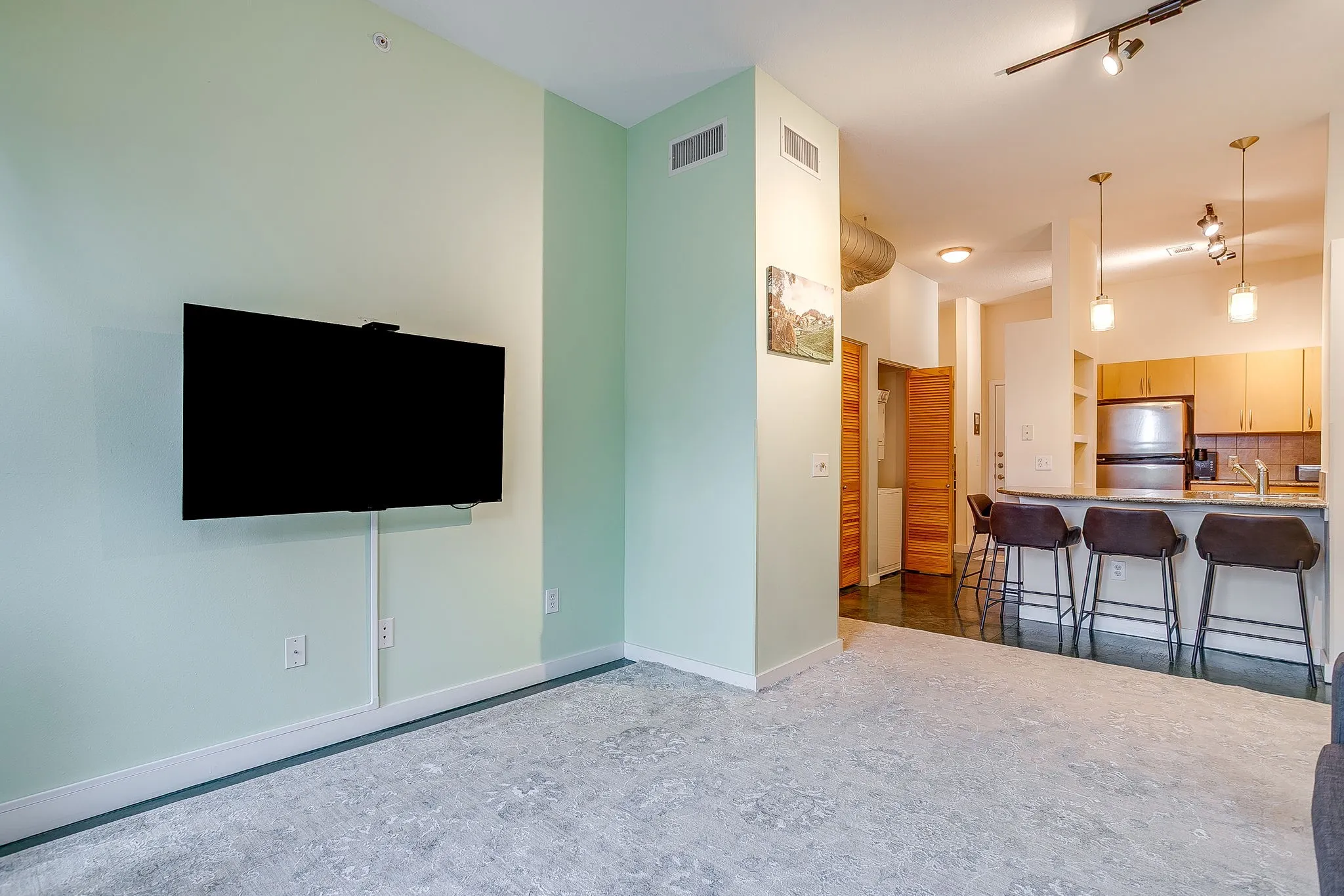 Condominium For Sale in Tarrant County , 201 W Lancaster Avenue 208, Fort Worth, Texas 76102, 1 Bedroom, 1 Bathroom, 2 Garage spaces, 778 Sqft, built in 2005, mls#21390166, Real Estate Agent in Fort Worth, Homes For Sale in Tarrant county, Homes For Sale in Fort Worth, Realtor in Fort Worth Texas, Real Estate Brokerage Independent Realty Texas, Luminita Cordes Realtor