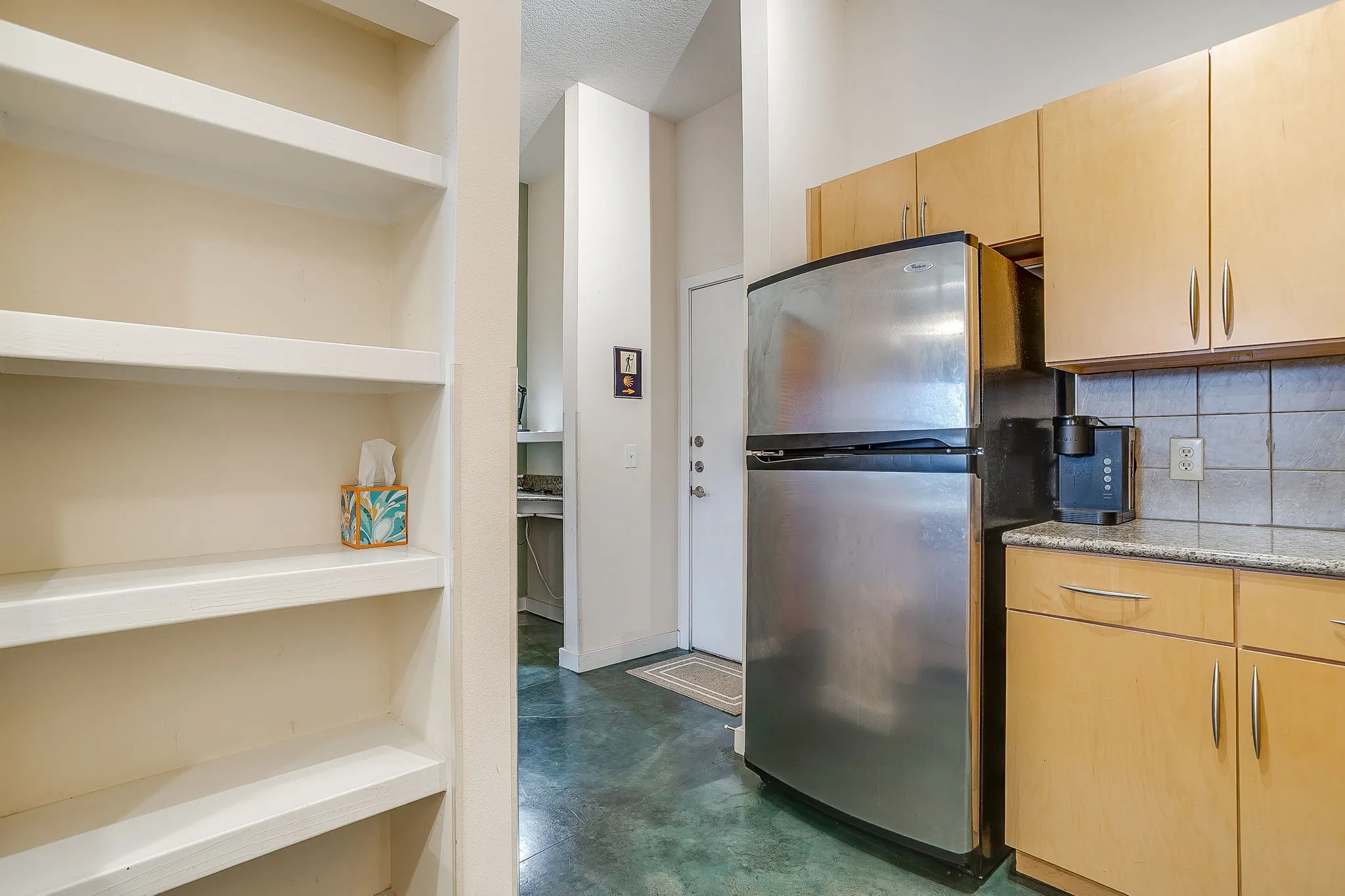 Condominium For Sale in Tarrant County , 201 W Lancaster Avenue 208, Fort Worth, Texas 76102, 1 Bedroom, 1 Bathroom, 2 Garage spaces, 778 Sqft, built in 2005, mls#21390166, Real Estate Agent in Fort Worth, Homes For Sale in Tarrant county, Homes For Sale in Fort Worth, Realtor in Fort Worth Texas, Real Estate Brokerage Independent Realty Texas, Luminita Cordes Realtor