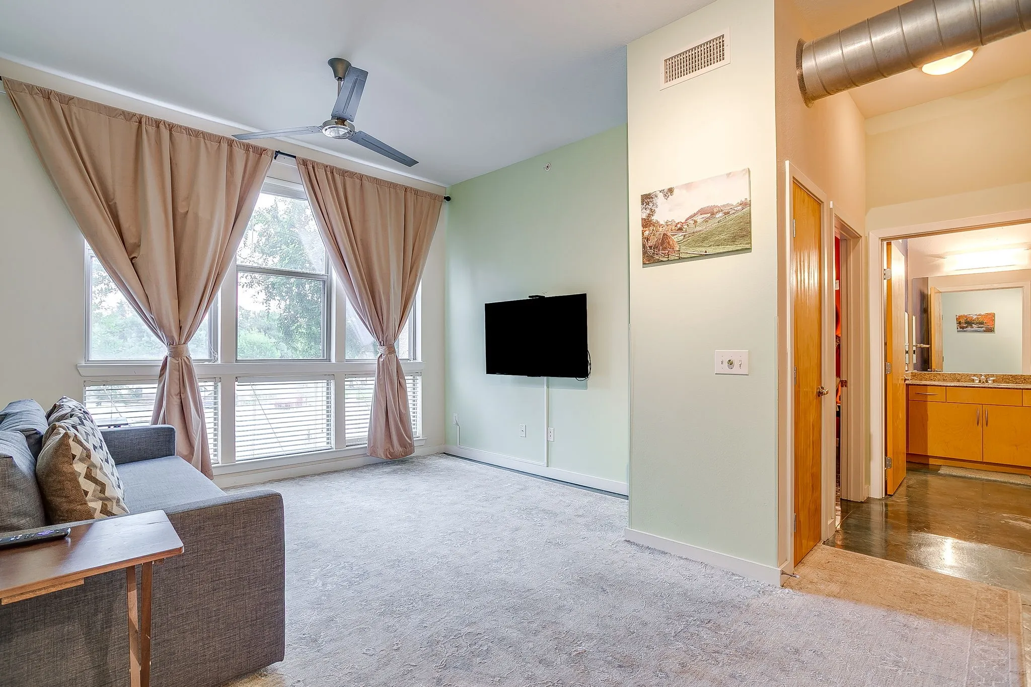 Condominium For Sale in Tarrant County , 201 W Lancaster Avenue 208, Fort Worth, Texas 76102, 1 Bedroom, 1 Bathroom, 2 Garage spaces, 778 Sqft, built in 2005, mls#21390166, Real Estate Agent in Fort Worth, Homes For Sale in Tarrant county, Homes For Sale in Fort Worth, Realtor in Fort Worth Texas, Real Estate Brokerage Independent Realty Texas, Luminita Cordes Realtor
