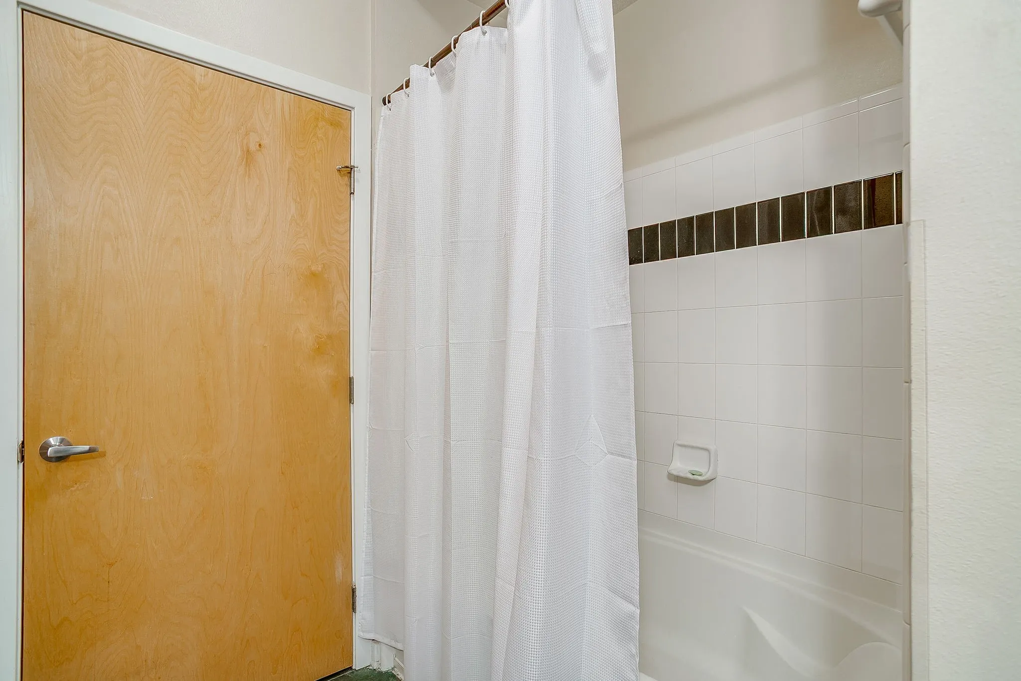 Condominium For Sale in Tarrant County , 201 W Lancaster Avenue 208, Fort Worth, Texas 76102, 1 Bedroom, 1 Bathroom, 2 Garage spaces, 778 Sqft, built in 2005, mls#21390166, Real Estate Agent in Fort Worth, Homes For Sale in Tarrant county, Homes For Sale in Fort Worth, Realtor in Fort Worth Texas, Real Estate Brokerage Independent Realty Texas, Luminita Cordes Realtor