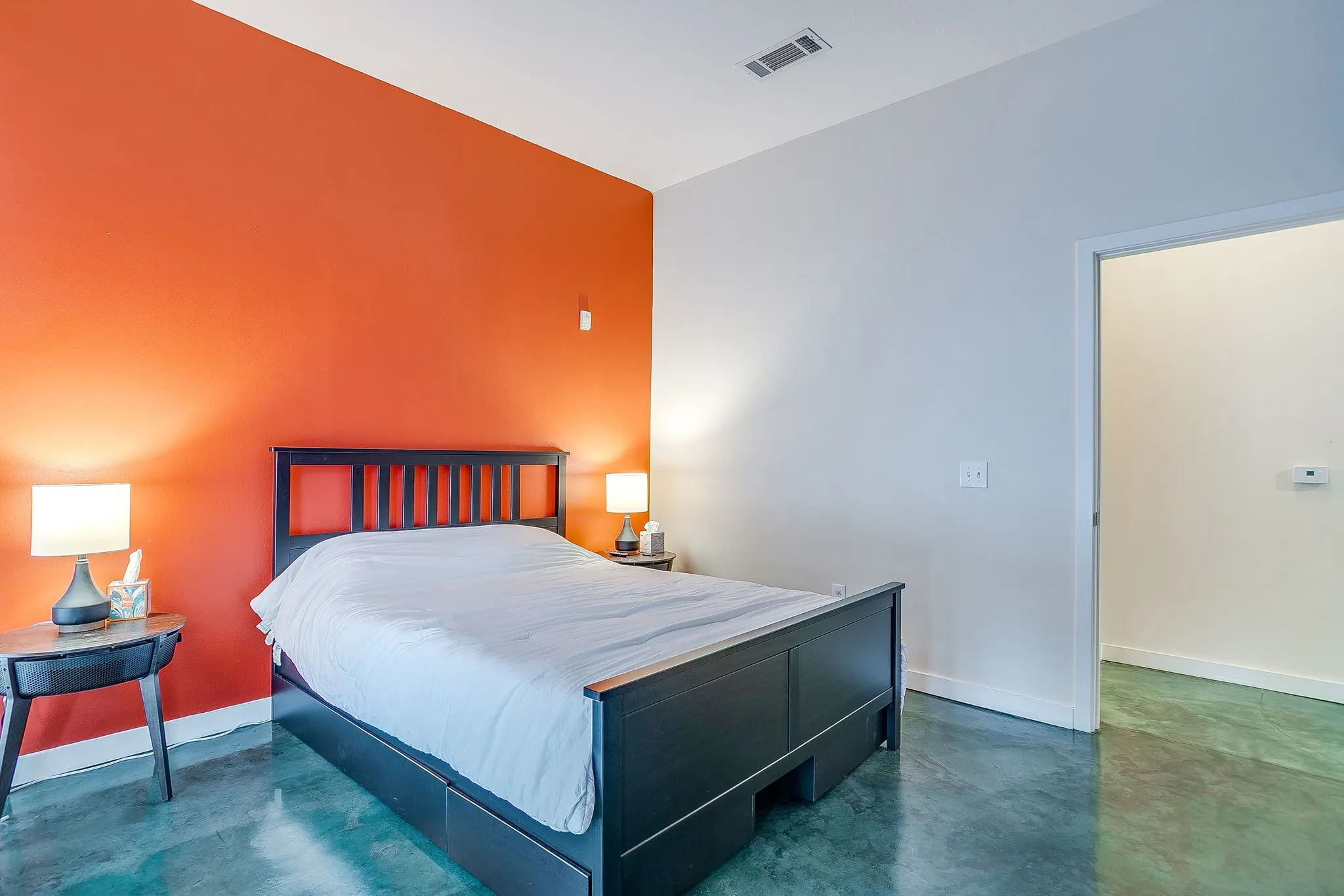 Condominium For Sale in Tarrant County , 201 W Lancaster Avenue 208, Fort Worth, Texas 76102, 1 Bedroom, 1 Bathroom, 2 Garage spaces, 778 Sqft, built in 2005, mls#21390166, Real Estate Agent in Fort Worth, Homes For Sale in Tarrant county, Homes For Sale in Fort Worth, Realtor in Fort Worth Texas, Real Estate Brokerage Independent Realty Texas, Luminita Cordes Realtor