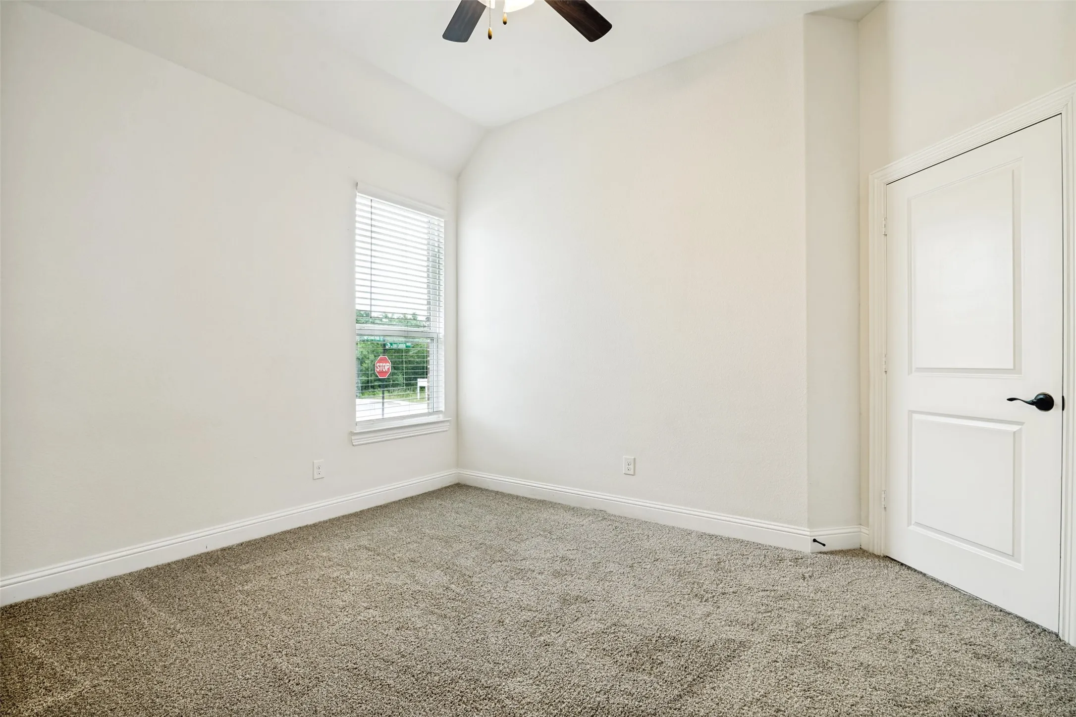 Single Family Residence For Sale in Rockwall County , 2618 Long Common, Rockwall, Texas 75032, 4 Bedroom, 2 Bathroom, 2 Garage spaces, 2,688 Sqft, built in 2019, mls#21390159, Real Estate Agent in Rockwall, Homes For Sale in Rockwall county, Homes For Sale in Rockwall, Realtor in Rockwall Texas, Real Estate Brokerage Independent Realty Texas, Luminita Cordes Realtor