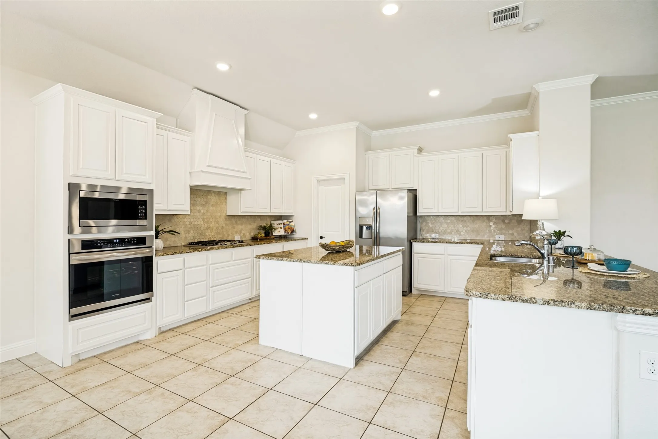 Single Family Residence For Sale in Rockwall County , 2618 Long Common, Rockwall, Texas 75032, 4 Bedroom, 2 Bathroom, 2 Garage spaces, 2,688 Sqft, built in 2019, mls#21390159, Real Estate Agent in Rockwall, Homes For Sale in Rockwall county, Homes For Sale in Rockwall, Realtor in Rockwall Texas, Real Estate Brokerage Independent Realty Texas, Luminita Cordes Realtor
