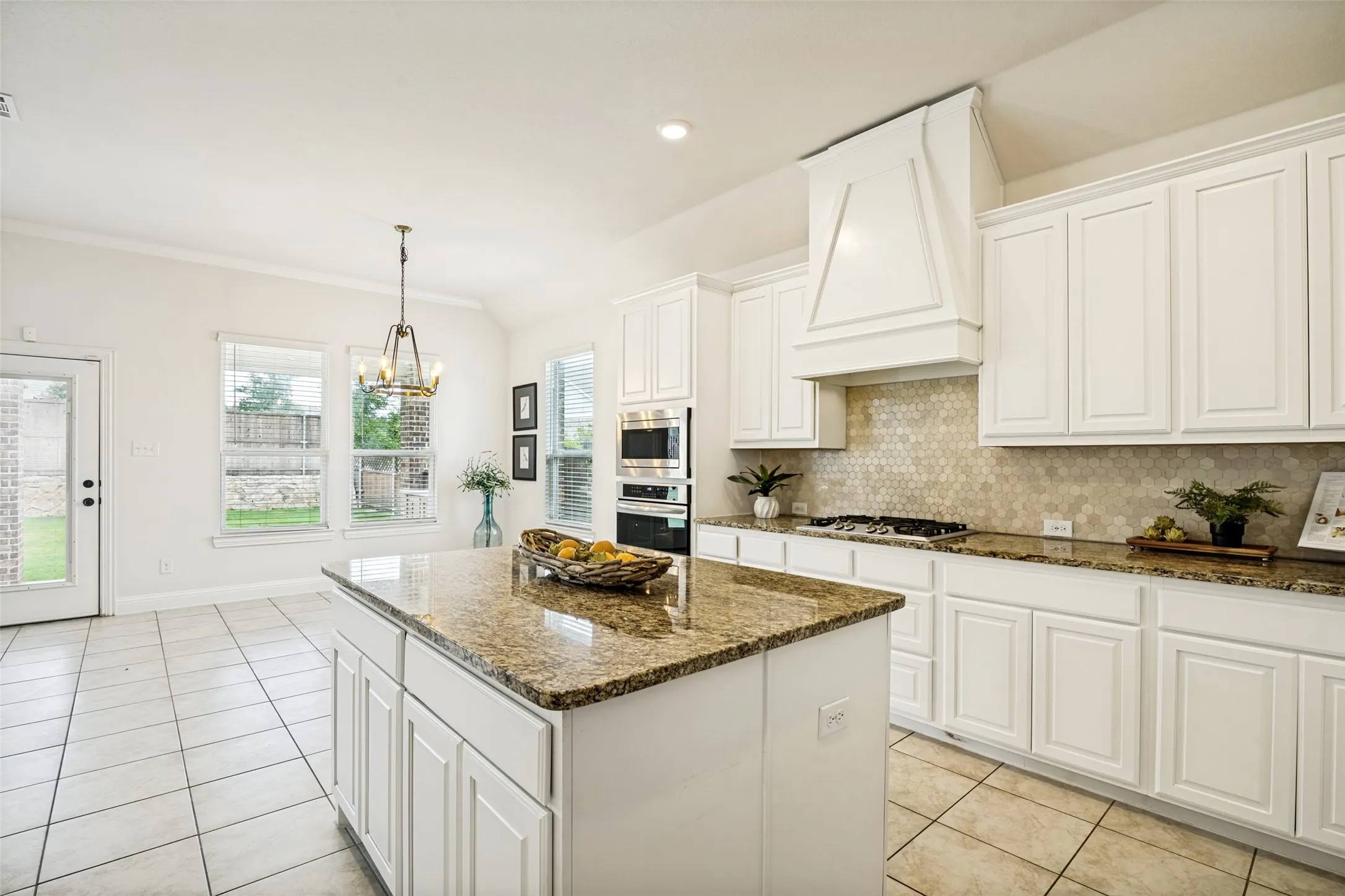 Single Family Residence For Sale in Rockwall County , 2618 Long Common, Rockwall, Texas 75032, 4 Bedroom, 2 Bathroom, 2 Garage spaces, 2,688 Sqft, built in 2019, mls#21390159, Real Estate Agent in Rockwall, Homes For Sale in Rockwall county, Homes For Sale in Rockwall, Realtor in Rockwall Texas, Real Estate Brokerage Independent Realty Texas, Luminita Cordes Realtor