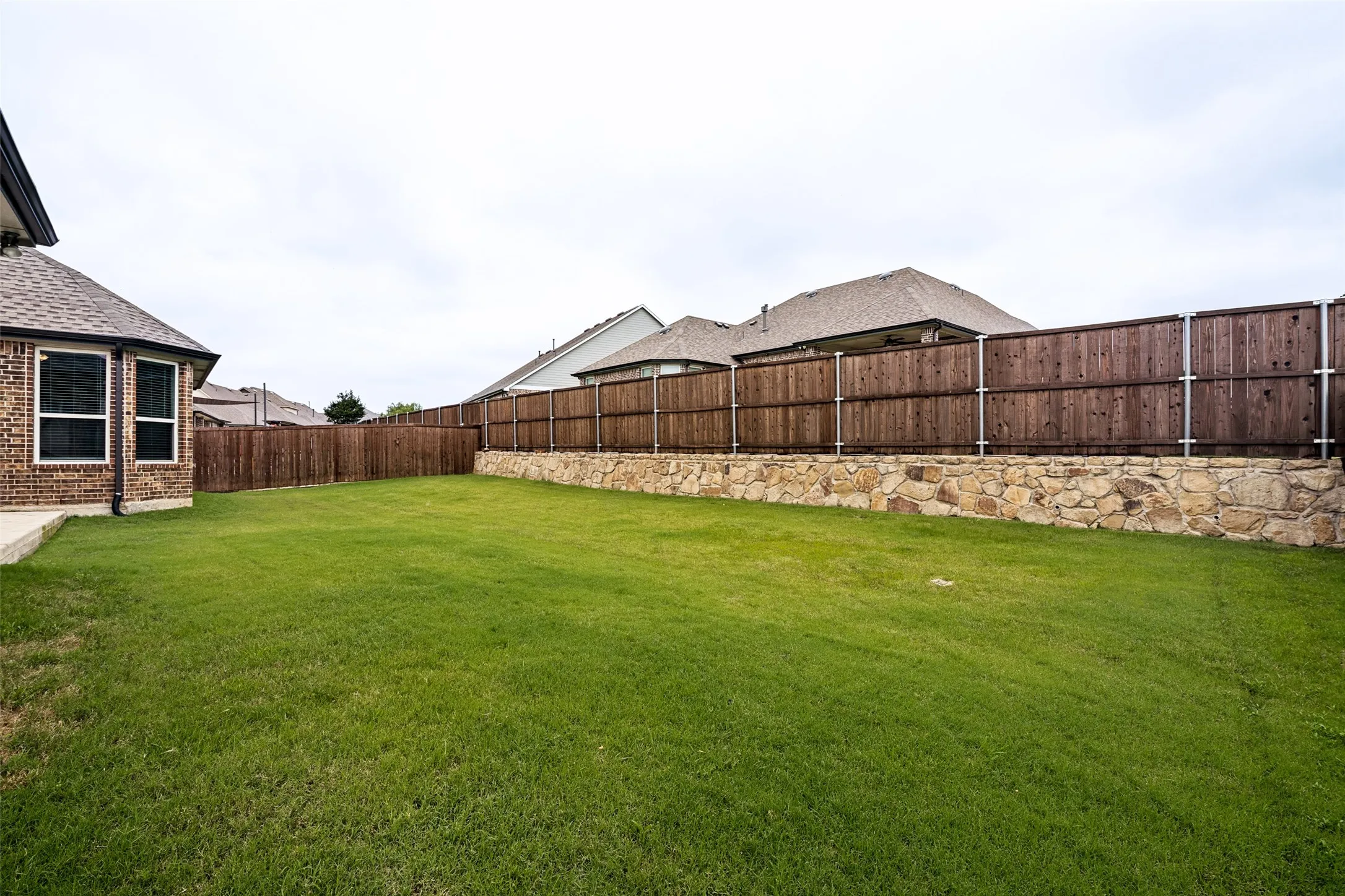Single Family Residence For Sale in Rockwall County , 2618 Long Common, Rockwall, Texas 75032, 4 Bedroom, 2 Bathroom, 2 Garage spaces, 2,688 Sqft, built in 2019, mls#21390159, Real Estate Agent in Rockwall, Homes For Sale in Rockwall county, Homes For Sale in Rockwall, Realtor in Rockwall Texas, Real Estate Brokerage Independent Realty Texas, Luminita Cordes Realtor