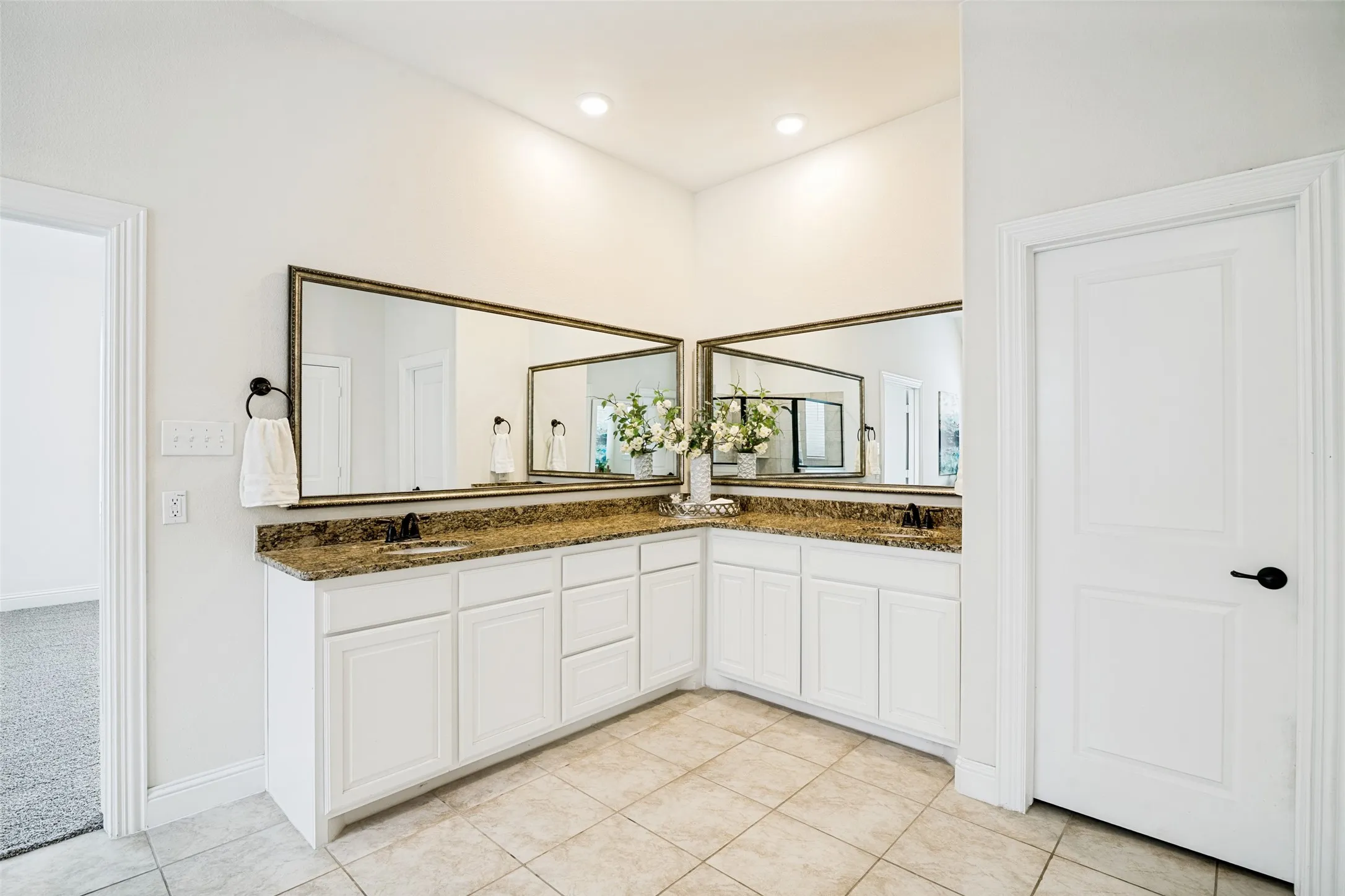 Single Family Residence For Sale in Rockwall County , 2618 Long Common, Rockwall, Texas 75032, 4 Bedroom, 2 Bathroom, 2 Garage spaces, 2,688 Sqft, built in 2019, mls#21390159, Real Estate Agent in Rockwall, Homes For Sale in Rockwall county, Homes For Sale in Rockwall, Realtor in Rockwall Texas, Real Estate Brokerage Independent Realty Texas, Luminita Cordes Realtor