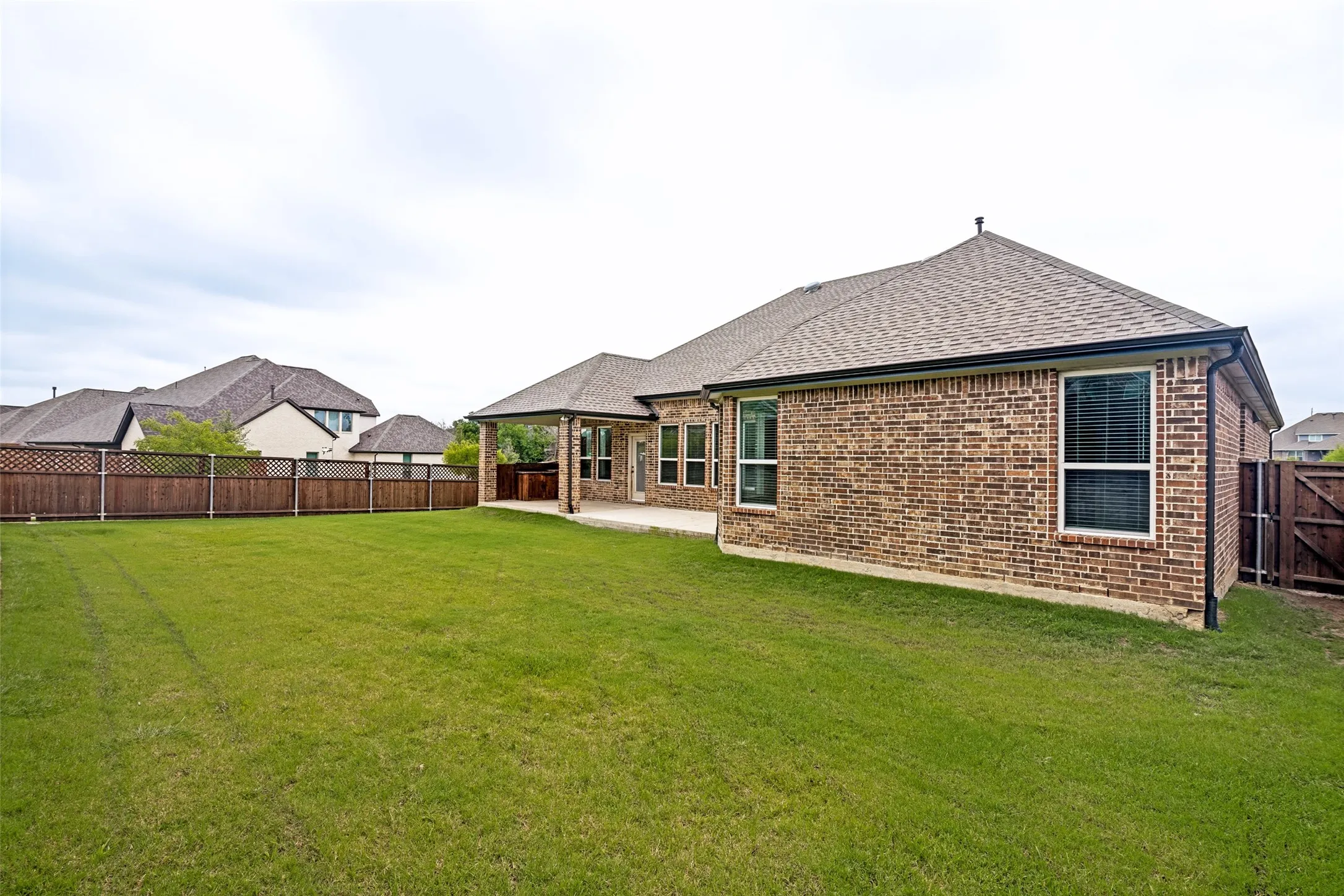 Single Family Residence For Sale in Rockwall County , 2618 Long Common, Rockwall, Texas 75032, 4 Bedroom, 2 Bathroom, 2 Garage spaces, 2,688 Sqft, built in 2019, mls#21390159, Real Estate Agent in Rockwall, Homes For Sale in Rockwall county, Homes For Sale in Rockwall, Realtor in Rockwall Texas, Real Estate Brokerage Independent Realty Texas, Luminita Cordes Realtor