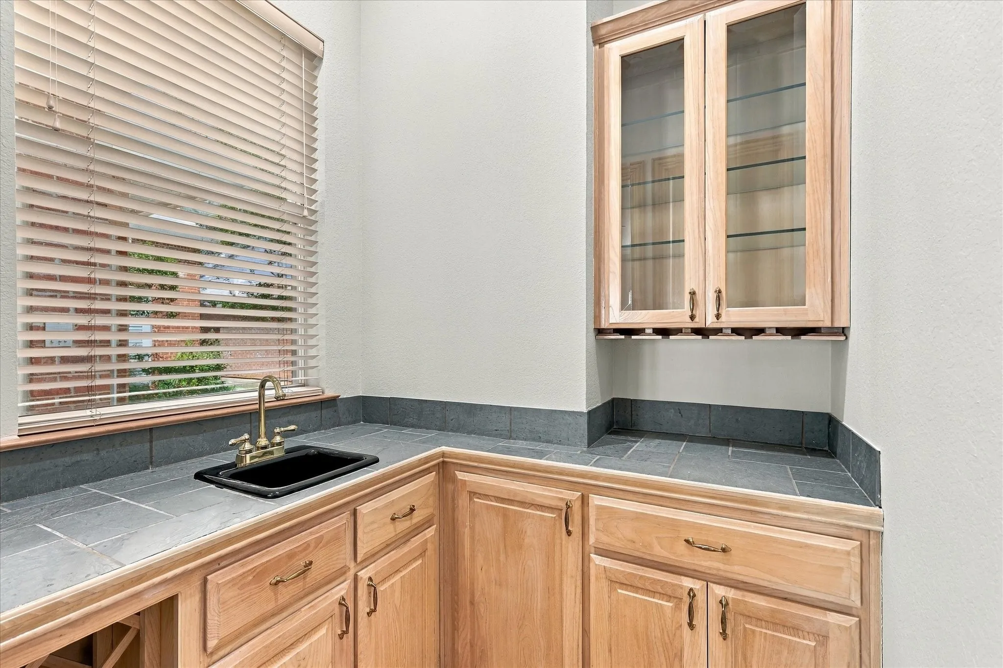 Single Family Residence For Sale in Dallas County , 14762 Bedivere Court, Addison, Texas 75254, 4 Bedroom, 3 Bathroom, 2 Garage spaces, 3,946 Sqft, built in 1995, mls#21385839, Real Estate Agent in Addison, Homes For Sale in Dallas county, Homes For Sale in Addison, Realtor in Addison Texas, Real Estate Brokerage Independent Realty Texas, Luminita Cordes Realtor