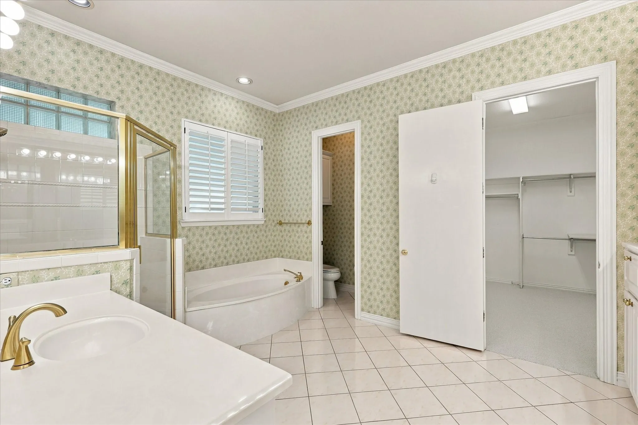 Single Family Residence For Sale in Dallas County , 14762 Bedivere Court, Addison, Texas 75254, 4 Bedroom, 3 Bathroom, 2 Garage spaces, 3,946 Sqft, built in 1995, mls#21385839, Real Estate Agent in Addison, Homes For Sale in Dallas county, Homes For Sale in Addison, Realtor in Addison Texas, Real Estate Brokerage Independent Realty Texas, Luminita Cordes Realtor