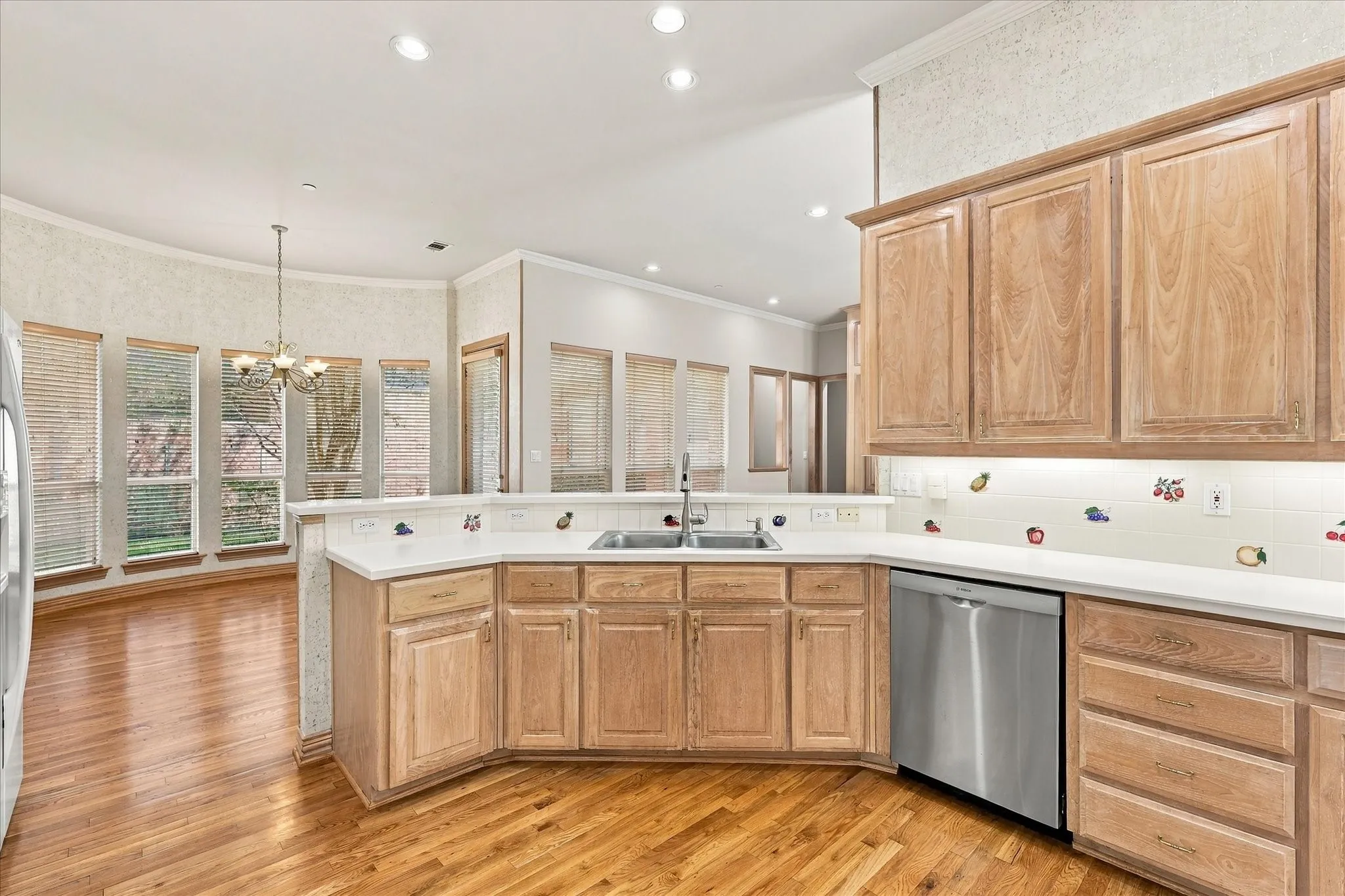 Single Family Residence For Sale in Dallas County , 14762 Bedivere Court, Addison, Texas 75254, 4 Bedroom, 3 Bathroom, 2 Garage spaces, 3,946 Sqft, built in 1995, mls#21385839, Real Estate Agent in Addison, Homes For Sale in Dallas county, Homes For Sale in Addison, Realtor in Addison Texas, Real Estate Brokerage Independent Realty Texas, Luminita Cordes Realtor