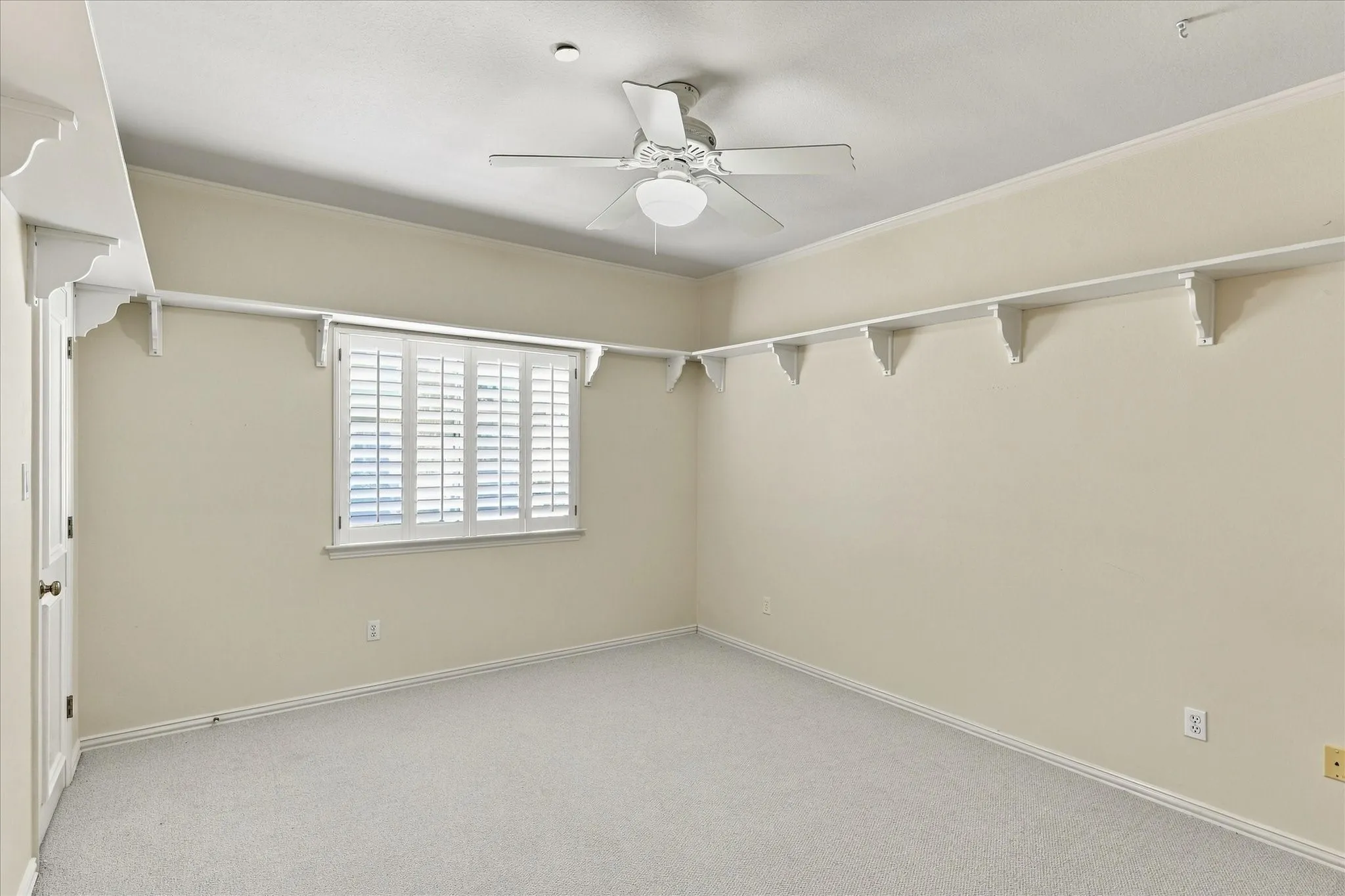 Single Family Residence For Sale in Dallas County , 14762 Bedivere Court, Addison, Texas 75254, 4 Bedroom, 3 Bathroom, 2 Garage spaces, 3,946 Sqft, built in 1995, mls#21385839, Real Estate Agent in Addison, Homes For Sale in Dallas county, Homes For Sale in Addison, Realtor in Addison Texas, Real Estate Brokerage Independent Realty Texas, Luminita Cordes Realtor