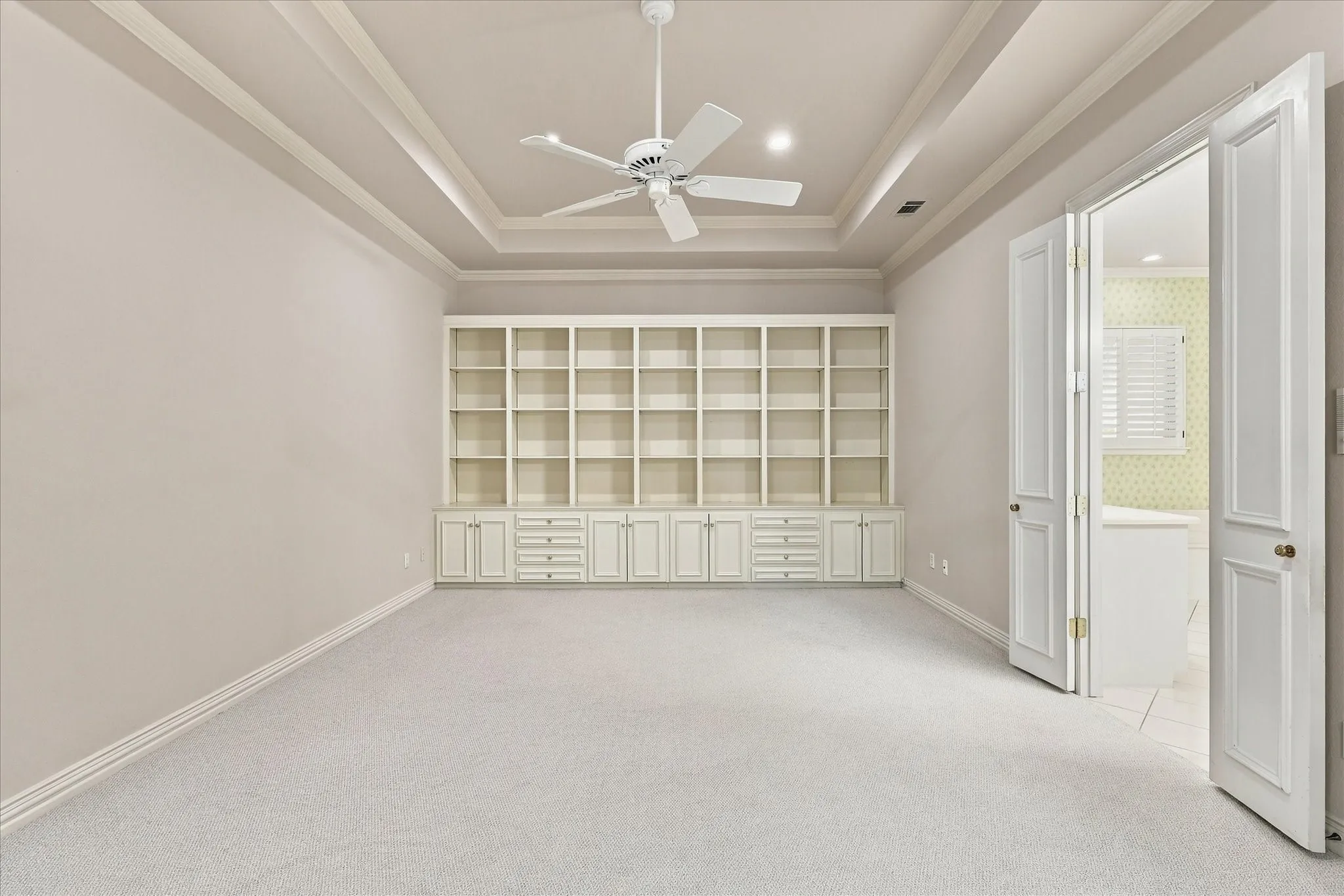 Single Family Residence For Sale in Dallas County , 14762 Bedivere Court, Addison, Texas 75254, 4 Bedroom, 3 Bathroom, 2 Garage spaces, 3,946 Sqft, built in 1995, mls#21385839, Real Estate Agent in Addison, Homes For Sale in Dallas county, Homes For Sale in Addison, Realtor in Addison Texas, Real Estate Brokerage Independent Realty Texas, Luminita Cordes Realtor
