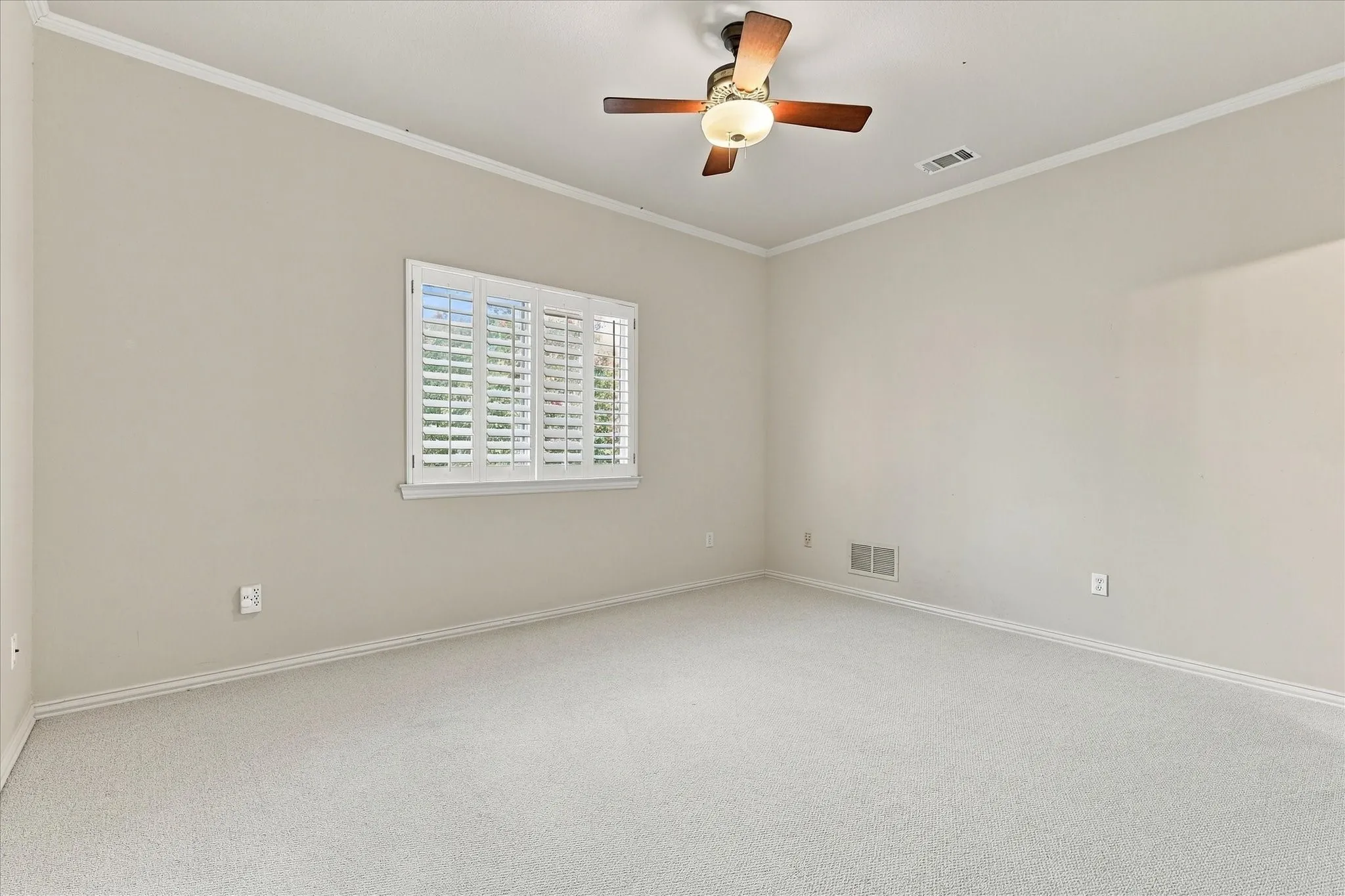 Single Family Residence For Sale in Dallas County , 14762 Bedivere Court, Addison, Texas 75254, 4 Bedroom, 3 Bathroom, 2 Garage spaces, 3,946 Sqft, built in 1995, mls#21385839, Real Estate Agent in Addison, Homes For Sale in Dallas county, Homes For Sale in Addison, Realtor in Addison Texas, Real Estate Brokerage Independent Realty Texas, Luminita Cordes Realtor