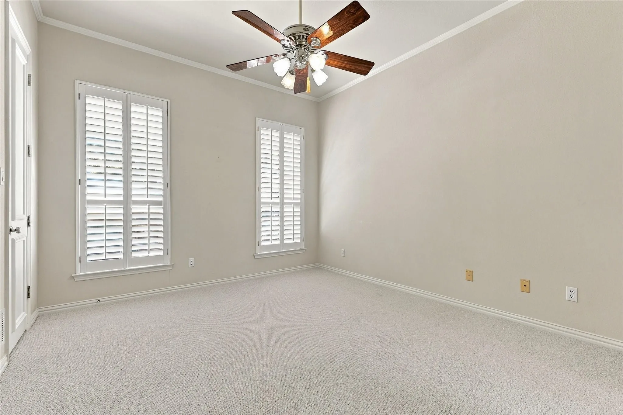 Single Family Residence For Sale in Dallas County , 14762 Bedivere Court, Addison, Texas 75254, 4 Bedroom, 3 Bathroom, 2 Garage spaces, 3,946 Sqft, built in 1995, mls#21385839, Real Estate Agent in Addison, Homes For Sale in Dallas county, Homes For Sale in Addison, Realtor in Addison Texas, Real Estate Brokerage Independent Realty Texas, Luminita Cordes Realtor