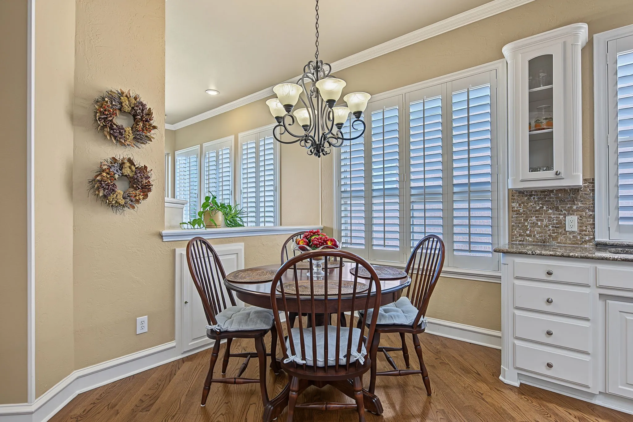 Single Family Residence For Sale in Denton County , 3021 Greenhill Drive, Plano, Texas 75093, 4 Bedroom, 4 Bathroom, 2 Garage spaces, 3,412 Sqft, built in 1994, mls#21385341, Real Estate Agent in Plano, Homes For Sale in Denton county, Homes For Sale in Plano, Realtor in Plano Texas, Real Estate Brokerage Independent Realty Texas, Luminita Cordes Realtor