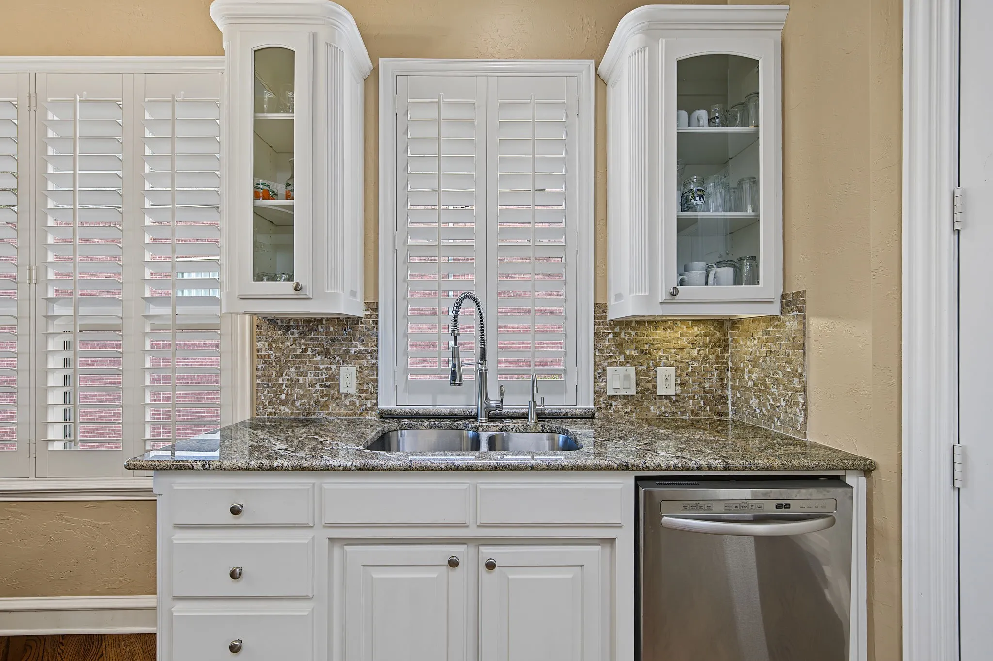 Single Family Residence For Sale in Denton County , 3021 Greenhill Drive, Plano, Texas 75093, 4 Bedroom, 4 Bathroom, 2 Garage spaces, 3,412 Sqft, built in 1994, mls#21385341, Real Estate Agent in Plano, Homes For Sale in Denton county, Homes For Sale in Plano, Realtor in Plano Texas, Real Estate Brokerage Independent Realty Texas, Luminita Cordes Realtor
