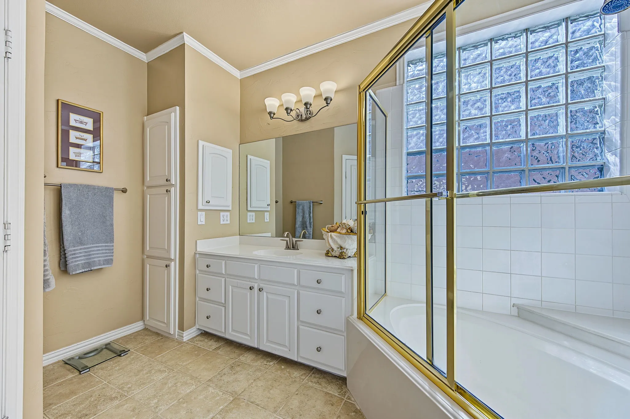 Single Family Residence For Sale in Denton County , 3021 Greenhill Drive, Plano, Texas 75093, 4 Bedroom, 4 Bathroom, 2 Garage spaces, 3,412 Sqft, built in 1994, mls#21385341, Real Estate Agent in Plano, Homes For Sale in Denton county, Homes For Sale in Plano, Realtor in Plano Texas, Real Estate Brokerage Independent Realty Texas, Luminita Cordes Realtor