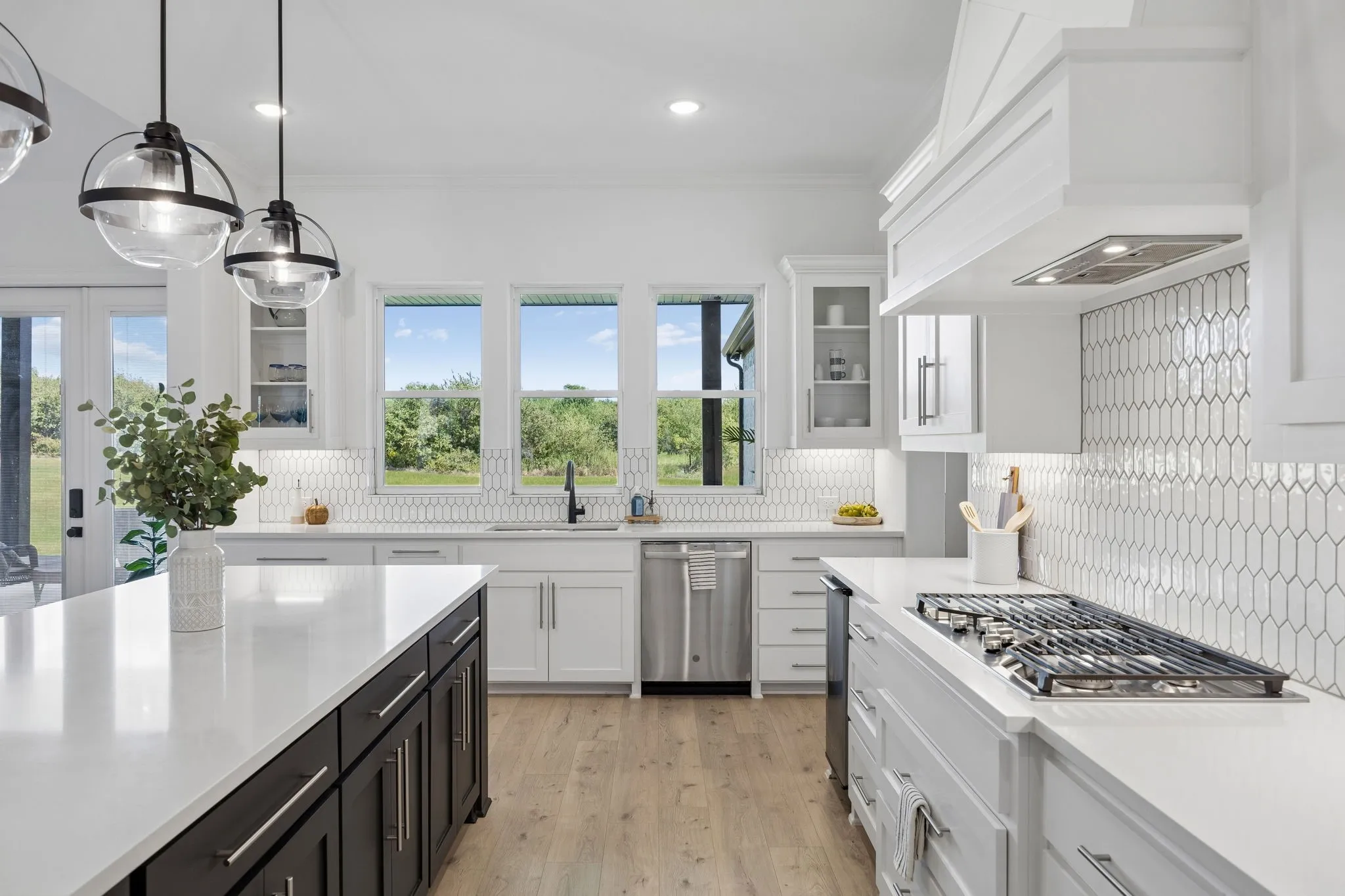 Single Family Residence For Sale in Tarrant County , 4306 Sandstrom Way, Fort Worth, Texas 76179, 5 Bedroom, 4 Bathroom, 3 Garage spaces, 3,500 Sqft, built in 2023, mls#21389881, Real Estate Agent in Fort Worth, Homes For Sale in Tarrant county, Homes For Sale in Fort Worth, Realtor in Fort Worth Texas, Real Estate Brokerage Independent Realty Texas, Luminita Cordes Realtor