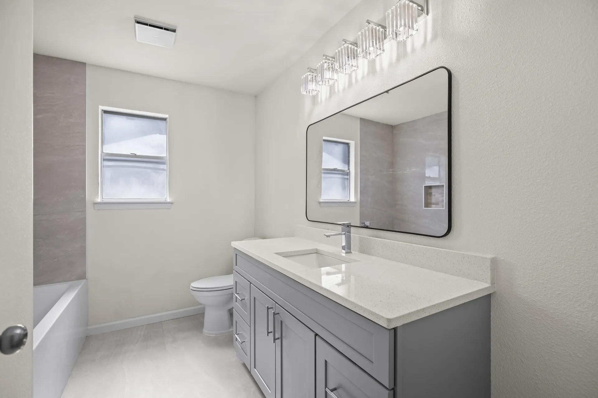 Single Family Residence For Sale in Tarrant County , 1009 Springdale Road, Bedford, Texas 76021, 3 Bedroom, 2 Bathroom, 2 Garage spaces, 1,771 Sqft, built in 1968, mls#21390150, Real Estate Agent in Bedford, Homes For Sale in Tarrant county, Homes For Sale in Bedford, Realtor in Bedford Texas, Real Estate Brokerage Independent Realty Texas, Luminita Cordes Realtor