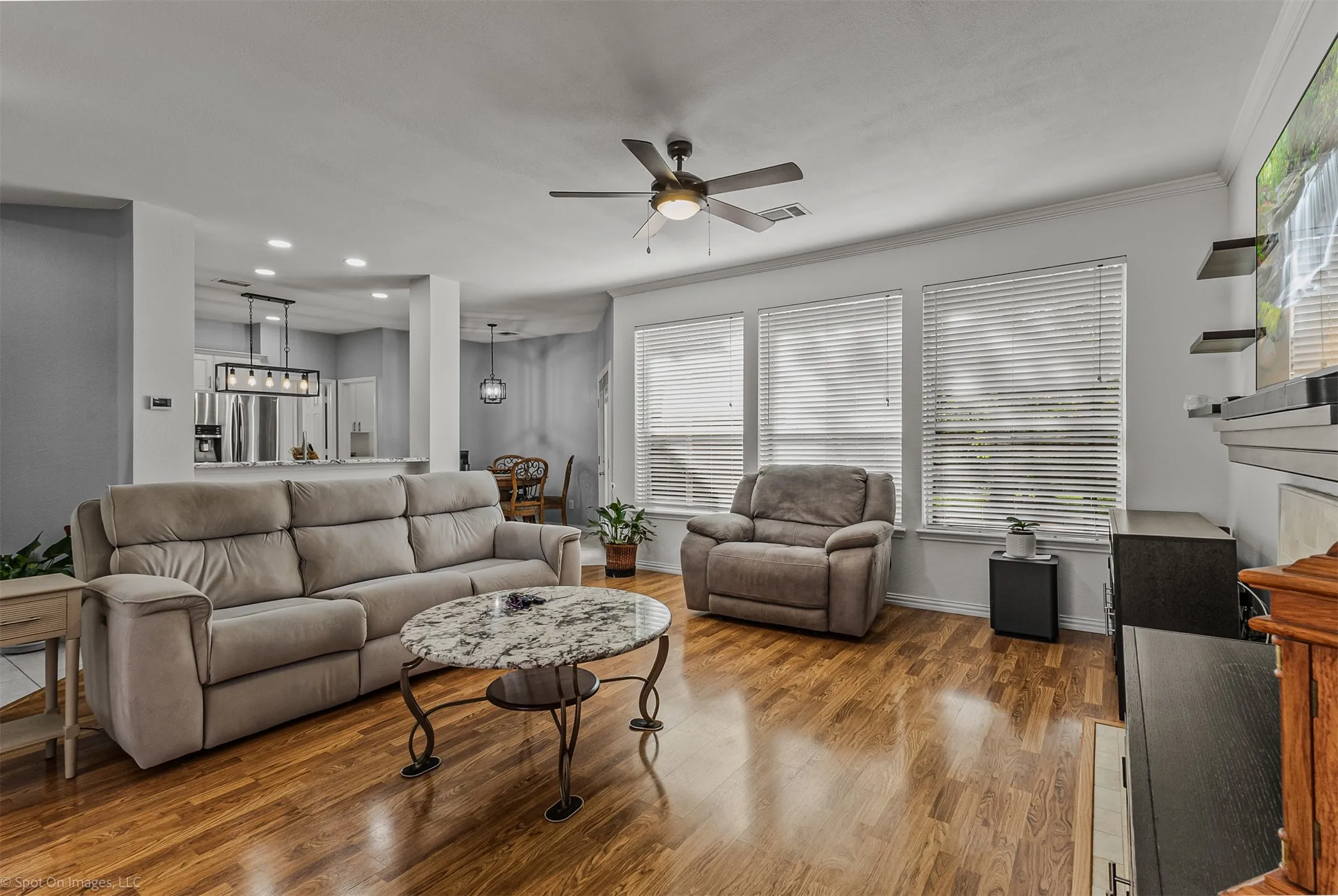 Single Family Residence For Sale in Dallas County , 716 Waterwood Lane, Mesquite, Texas 75181, 4 Bedroom, 3 Bathroom, 2 Garage spaces, 2,213 Sqft, built in 1993, mls#21388546, Real Estate Agent in Mesquite, Homes For Sale in Dallas county, Homes For Sale in Mesquite, Realtor in Mesquite Texas, Real Estate Brokerage Independent Realty Texas, Luminita Cordes Realtor