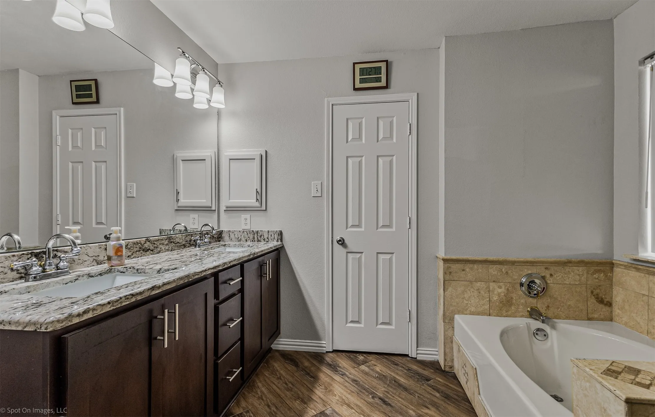 Single Family Residence For Sale in Dallas County , 716 Waterwood Lane, Mesquite, Texas 75181, 4 Bedroom, 3 Bathroom, 2 Garage spaces, 2,213 Sqft, built in 1993, mls#21388546, Real Estate Agent in Mesquite, Homes For Sale in Dallas county, Homes For Sale in Mesquite, Realtor in Mesquite Texas, Real Estate Brokerage Independent Realty Texas, Luminita Cordes Realtor