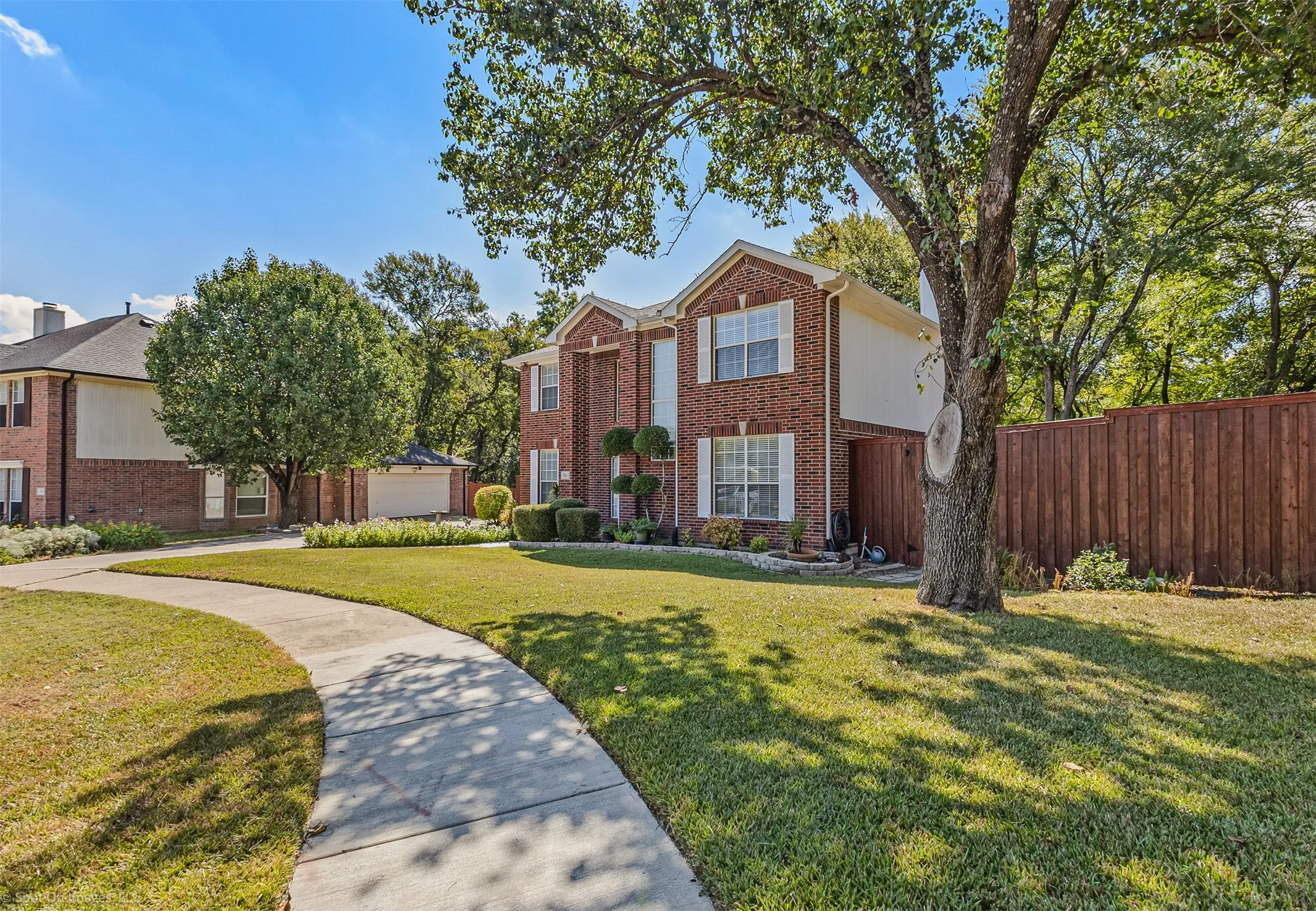 Single Family Residence For Sale in Dallas County , 716 Waterwood Lane, Mesquite, Texas 75181, 4 Bedroom, 3 Bathroom, 2 Garage spaces, 2,213 Sqft, built in 1993, mls#21388546, Real Estate Agent in Mesquite, Homes For Sale in Dallas county, Homes For Sale in Mesquite, Realtor in Mesquite Texas, Real Estate Brokerage Independent Realty Texas, Luminita Cordes Realtor