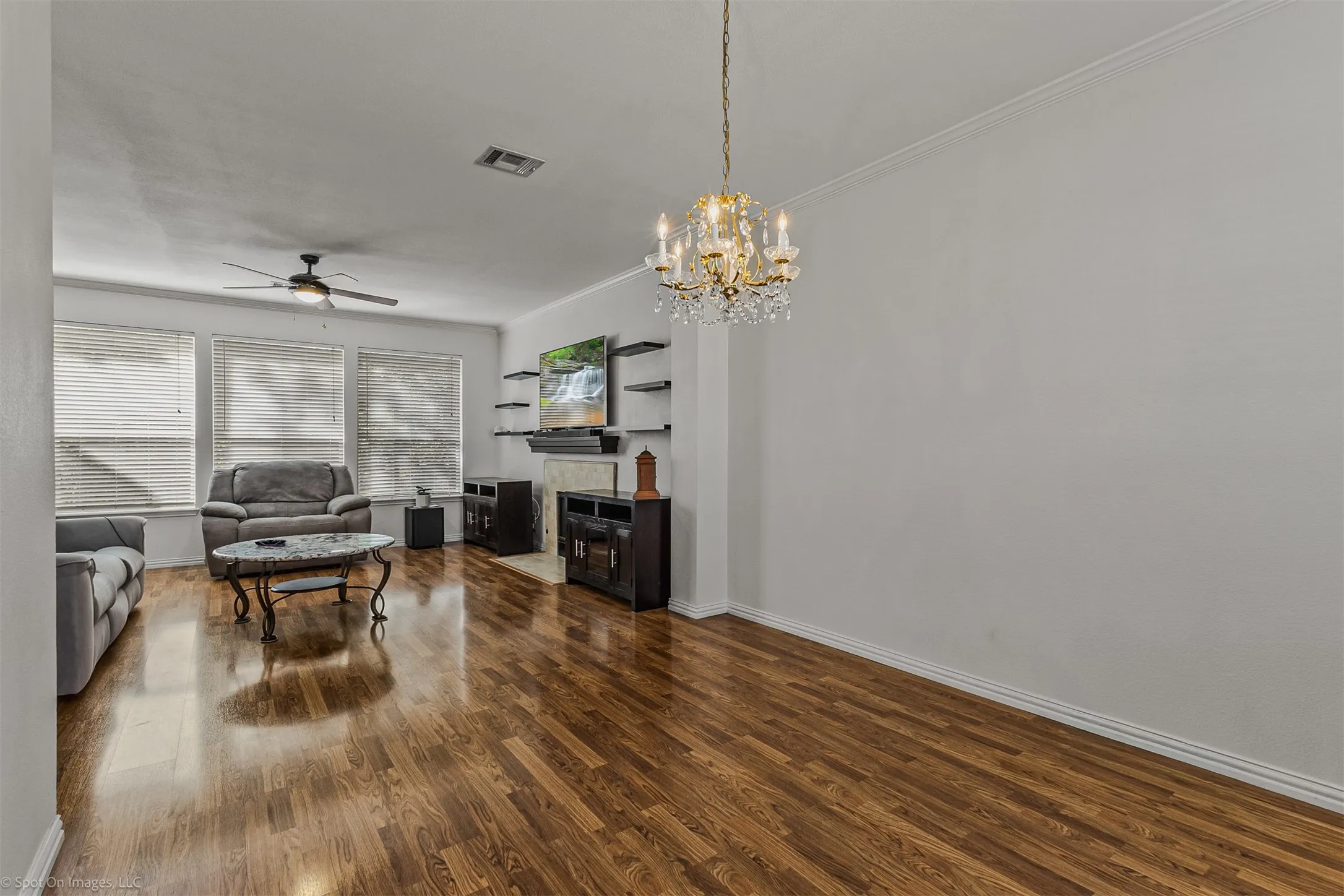 Single Family Residence For Sale in Dallas County , 716 Waterwood Lane, Mesquite, Texas 75181, 4 Bedroom, 3 Bathroom, 2 Garage spaces, 2,213 Sqft, built in 1993, mls#21388546, Real Estate Agent in Mesquite, Homes For Sale in Dallas county, Homes For Sale in Mesquite, Realtor in Mesquite Texas, Real Estate Brokerage Independent Realty Texas, Luminita Cordes Realtor