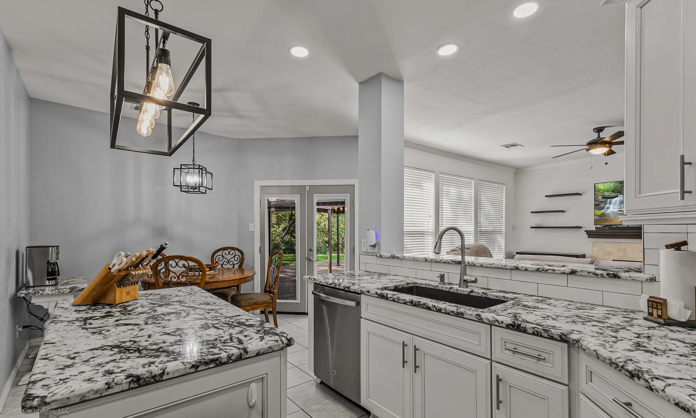 Single Family Residence For Sale in Dallas County , 716 Waterwood Lane, Mesquite, Texas 75181, 4 Bedroom, 3 Bathroom, 2 Garage spaces, 2,213 Sqft, built in 1993, mls#21388546, Real Estate Agent in Mesquite, Homes For Sale in Dallas county, Homes For Sale in Mesquite, Realtor in Mesquite Texas, Real Estate Brokerage Independent Realty Texas, Luminita Cordes Realtor
