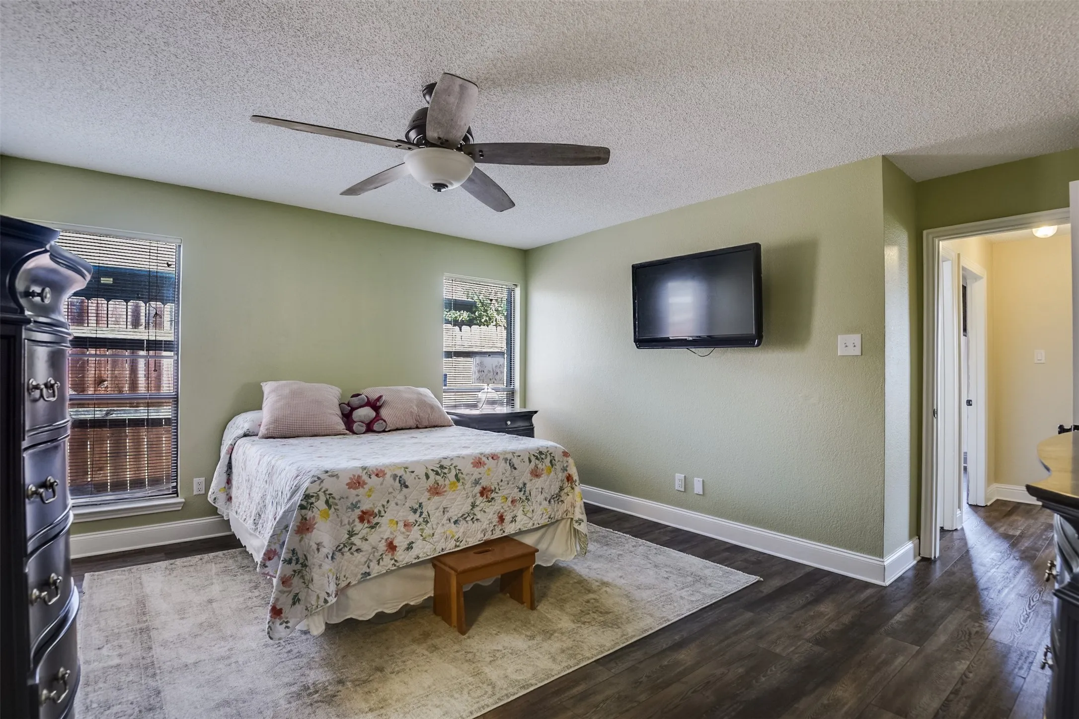 Single Family Residence For Sale in Dallas County , 1501 Osage Trail, Mesquite, Texas 75149, 3 Bedroom, 2 Bathroom, Garage spaces, 2,115 Sqft, built in 1988, mls#21388888, Real Estate Agent in Mesquite, Homes For Sale in Dallas county, Homes For Sale in Mesquite, Realtor in Mesquite Texas, Real Estate Brokerage Independent Realty Texas, Luminita Cordes Realtor