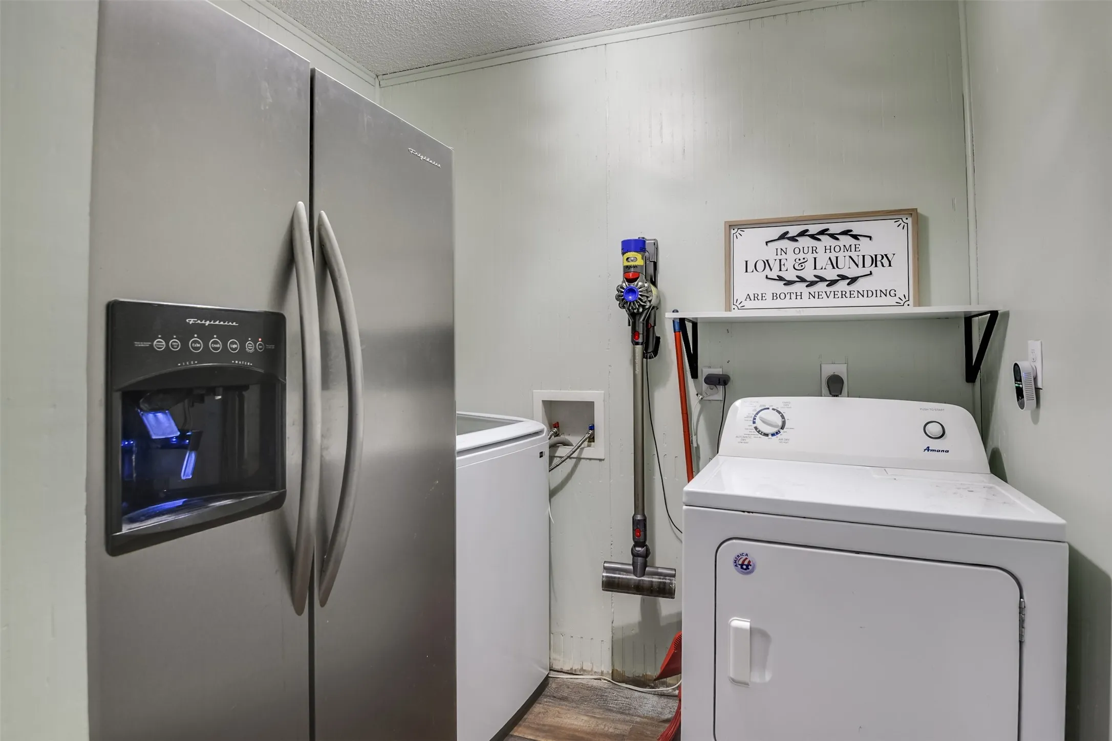 Single Family Residence For Sale in Dallas County , 1501 Osage Trail, Mesquite, Texas 75149, 3 Bedroom, 2 Bathroom, Garage spaces, 2,115 Sqft, built in 1988, mls#21388888, Real Estate Agent in Mesquite, Homes For Sale in Dallas county, Homes For Sale in Mesquite, Realtor in Mesquite Texas, Real Estate Brokerage Independent Realty Texas, Luminita Cordes Realtor