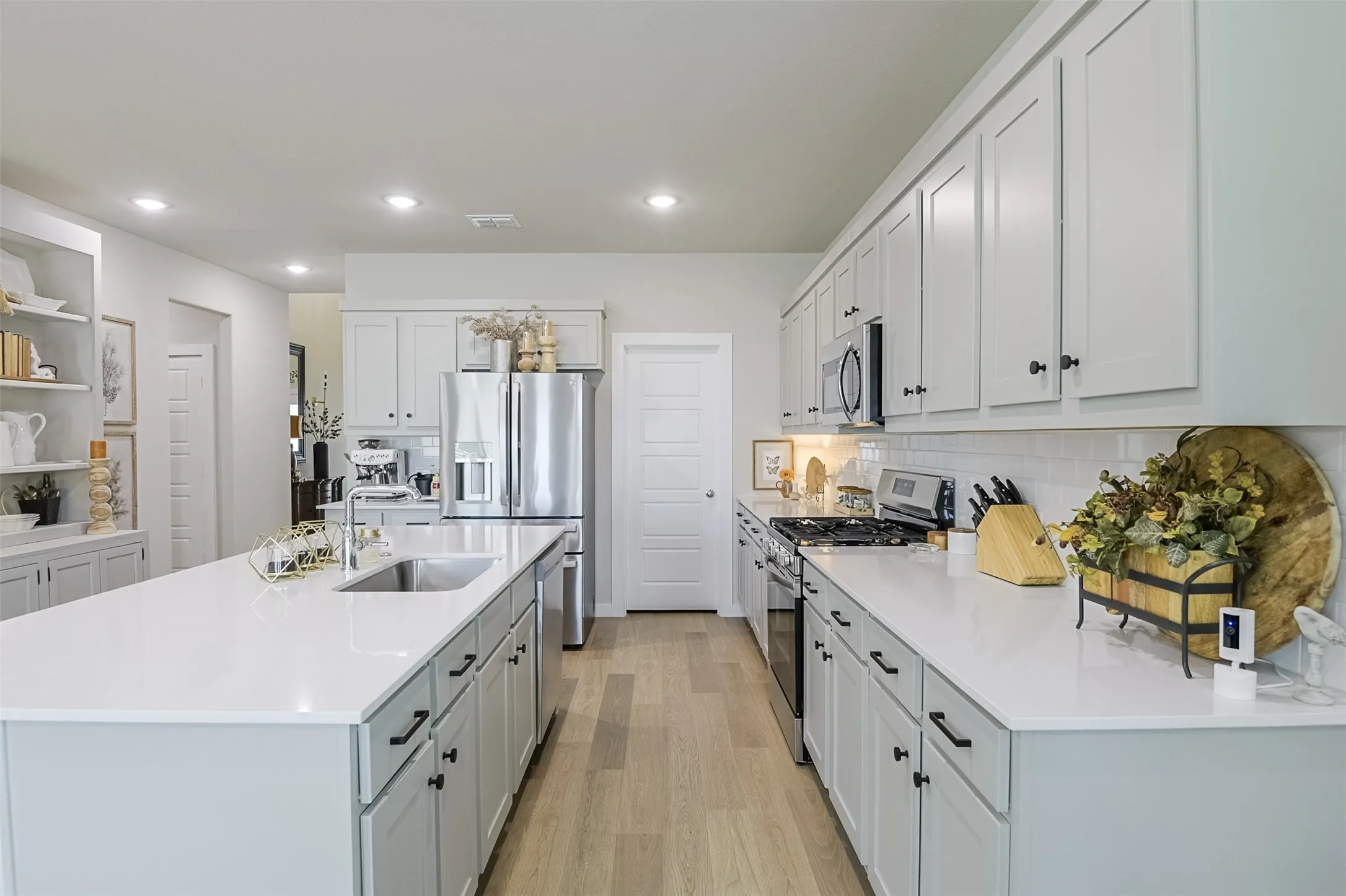 Single Family Residence For Sale in Ellis County , 540 Moonrise Street, Waxahachie, Texas 75165, 5 Bedroom, 3 Bathroom, 3 Garage spaces, 3,151 Sqft, built in 2024, mls#21389981, Real Estate Agent in Waxahachie, Homes For Sale in Ellis county, Homes For Sale in Waxahachie, Realtor in Waxahachie Texas, Real Estate Brokerage Independent Realty Texas, Luminita Cordes Realtor