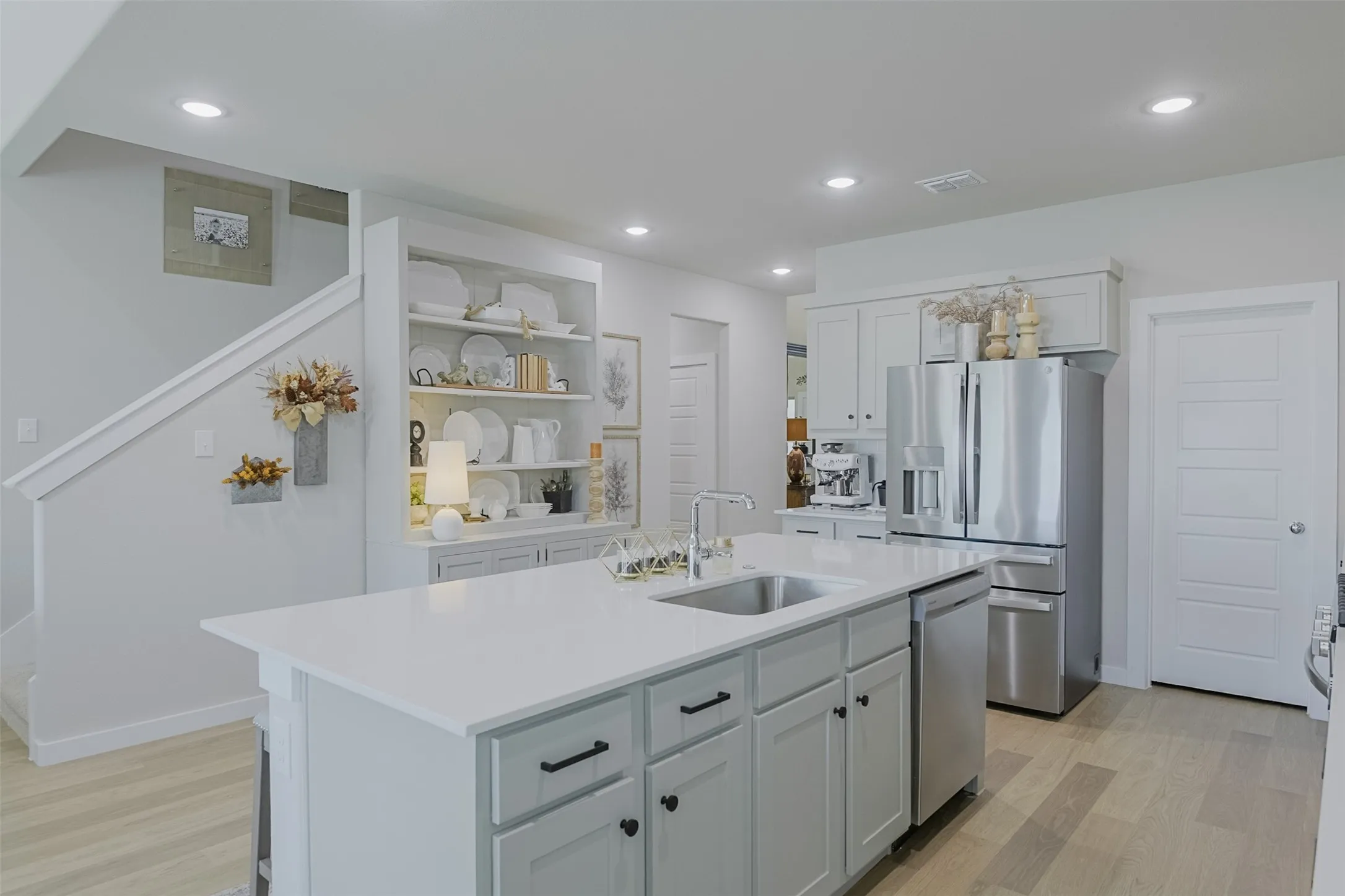 Single Family Residence For Sale in Ellis County , 540 Moonrise Street, Waxahachie, Texas 75165, 5 Bedroom, 3 Bathroom, 3 Garage spaces, 3,151 Sqft, built in 2024, mls#21389981, Real Estate Agent in Waxahachie, Homes For Sale in Ellis county, Homes For Sale in Waxahachie, Realtor in Waxahachie Texas, Real Estate Brokerage Independent Realty Texas, Luminita Cordes Realtor