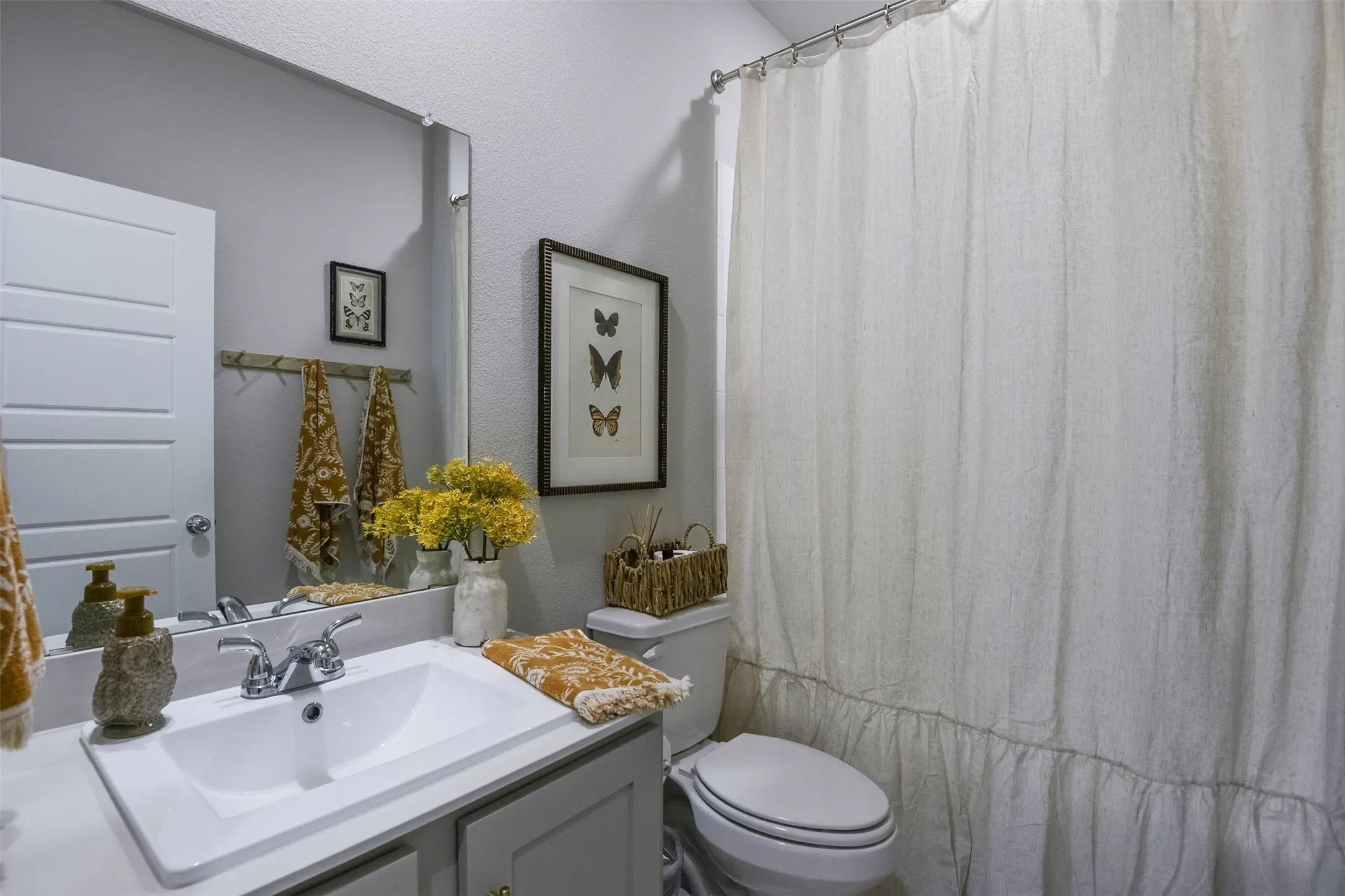 Single Family Residence For Sale in Ellis County , 540 Moonrise Street, Waxahachie, Texas 75165, 5 Bedroom, 3 Bathroom, 3 Garage spaces, 3,151 Sqft, built in 2024, mls#21389981, Real Estate Agent in Waxahachie, Homes For Sale in Ellis county, Homes For Sale in Waxahachie, Realtor in Waxahachie Texas, Real Estate Brokerage Independent Realty Texas, Luminita Cordes Realtor