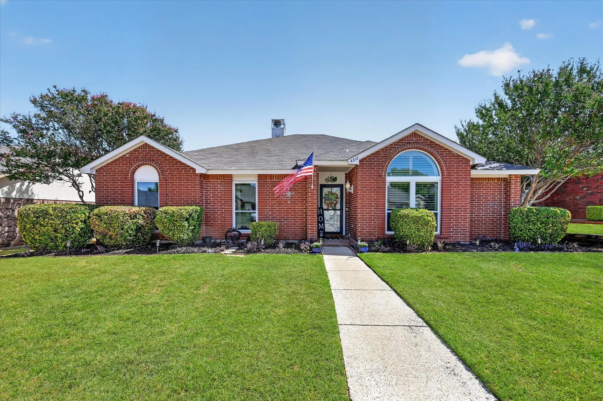 Single Family Residence For Sale in Denton County , 4312 Hillshire Court, Flower Mound, Texas 75028, 3 Bedroom, 2 Bathroom, 2 Garage spaces, 1,851 Sqft, built in 1986, mls#21389933, Real Estate Agent in Flower Mound, Homes For Sale in Denton county, Homes For Sale in Flower Mound, Realtor in Flower Mound Texas, Real Estate Brokerage Independent Realty Texas, Luminita Cordes Realtor
