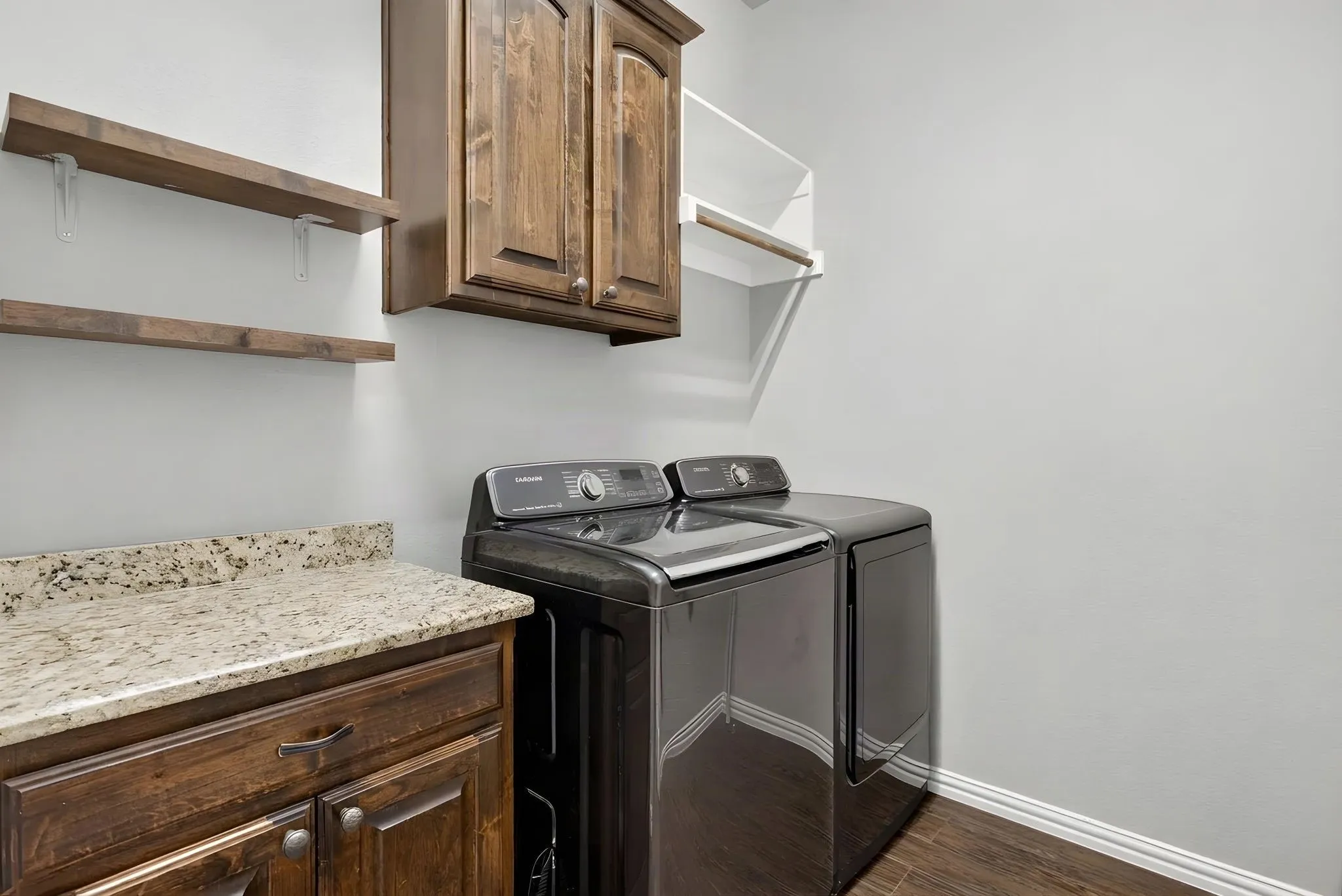 Single Family Residence For Sale in Parker County , 164 Spring Meadow Drive, Springtown, Texas 76082, 4 Bedroom, 2 Bathroom, 3 Garage spaces, 2,462 Sqft, built in 2017, mls#21386285, Real Estate Agent in Springtown, Homes For Sale in Parker county, Homes For Sale in Springtown, Realtor in Springtown Texas, Real Estate Brokerage Independent Realty Texas, Luminita Cordes Realtor