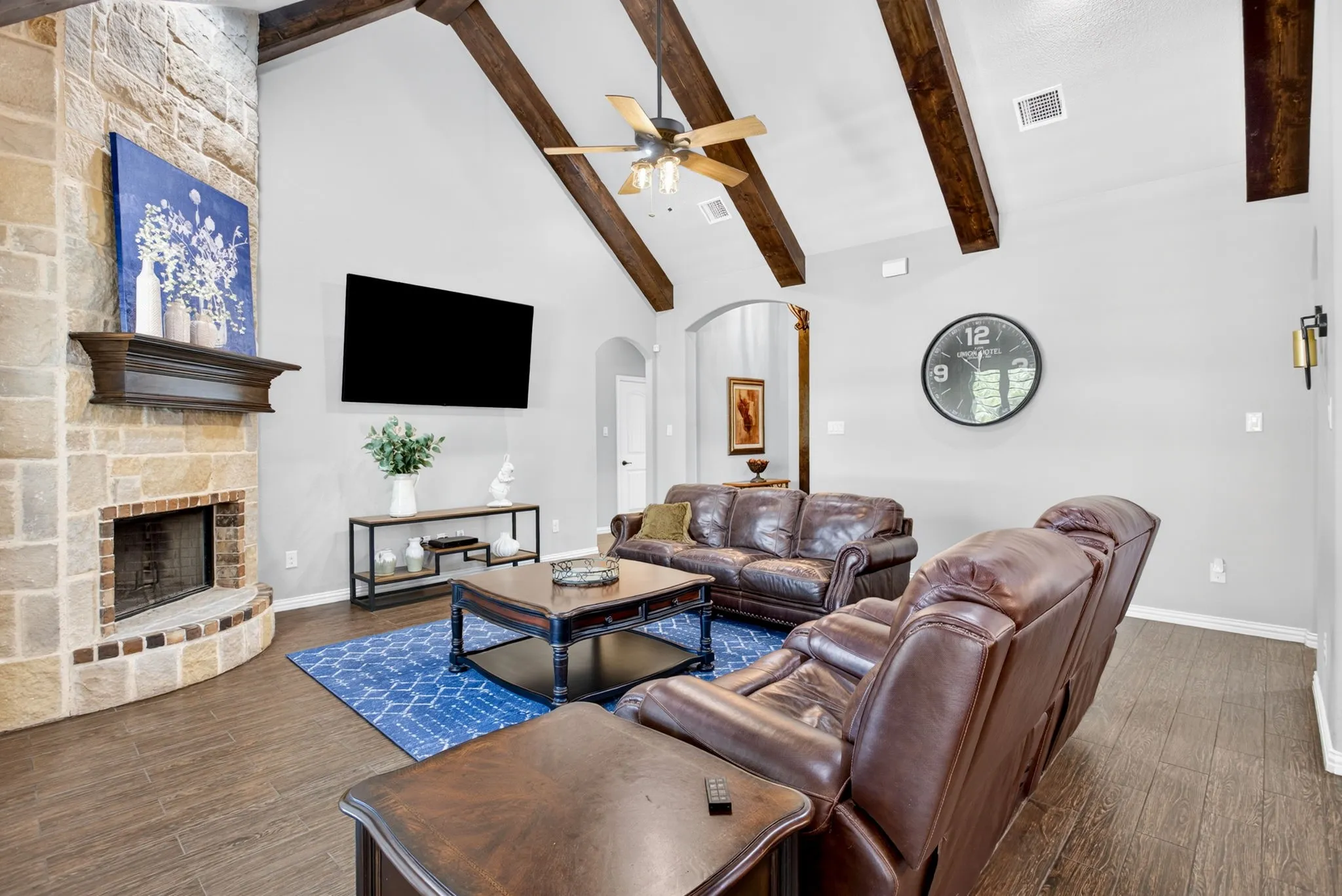 Single Family Residence For Sale in Parker County , 164 Spring Meadow Drive, Springtown, Texas 76082, 4 Bedroom, 2 Bathroom, 3 Garage spaces, 2,462 Sqft, built in 2017, mls#21386285, Real Estate Agent in Springtown, Homes For Sale in Parker county, Homes For Sale in Springtown, Realtor in Springtown Texas, Real Estate Brokerage Independent Realty Texas, Luminita Cordes Realtor