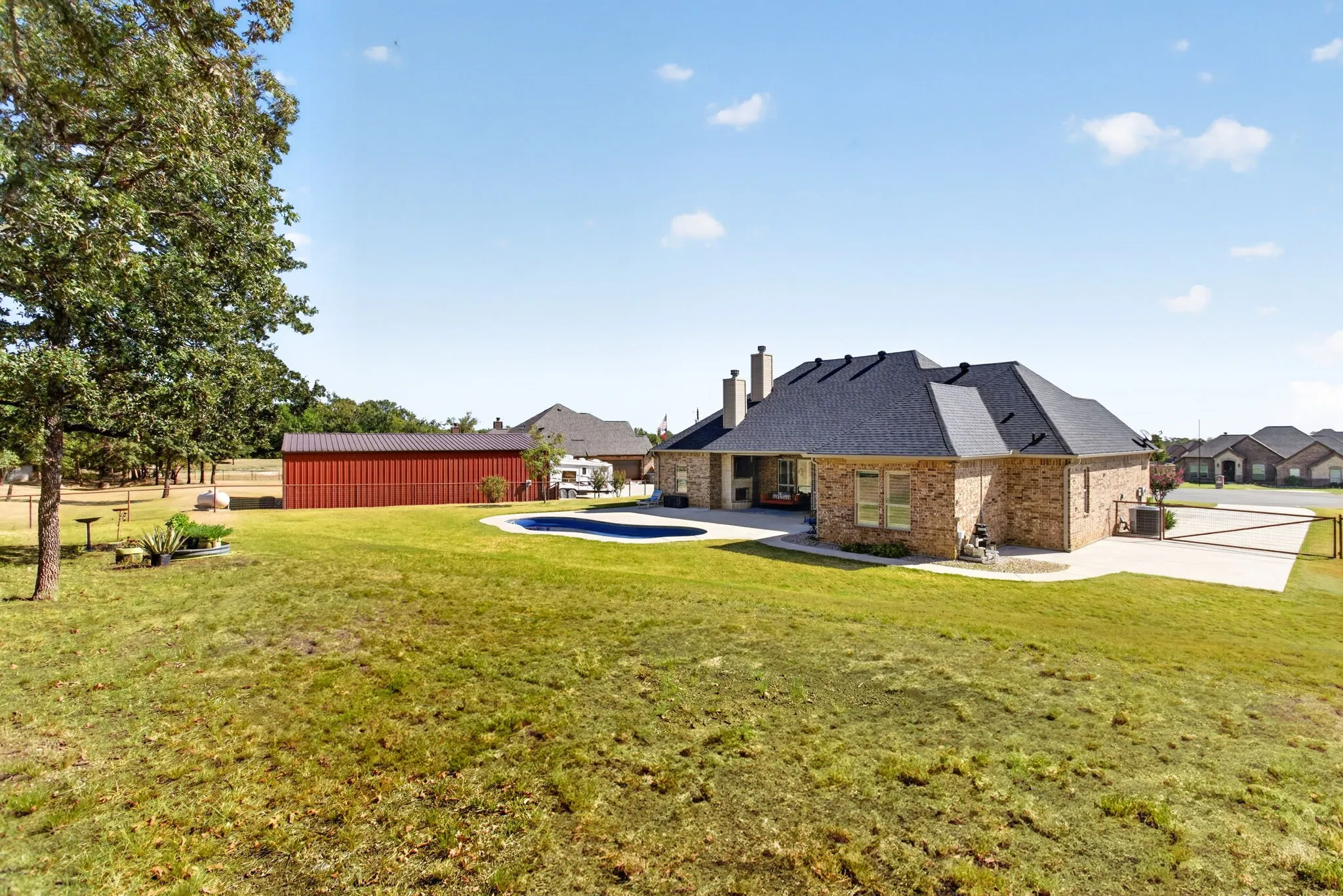 Single Family Residence For Sale in Parker County , 164 Spring Meadow Drive, Springtown, Texas 76082, 4 Bedroom, 2 Bathroom, 3 Garage spaces, 2,462 Sqft, built in 2017, mls#21386285, Real Estate Agent in Springtown, Homes For Sale in Parker county, Homes For Sale in Springtown, Realtor in Springtown Texas, Real Estate Brokerage Independent Realty Texas, Luminita Cordes Realtor