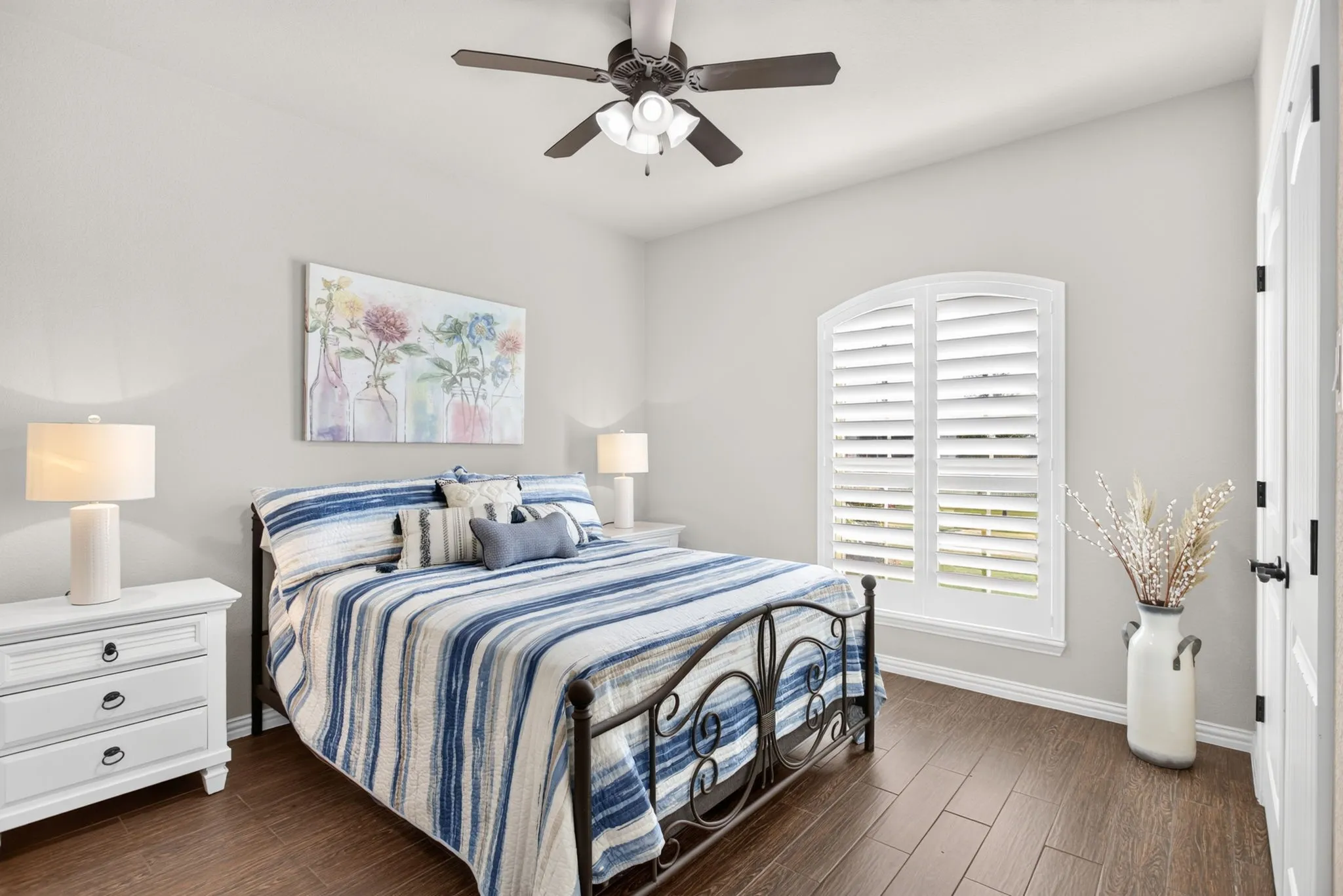 Single Family Residence For Sale in Parker County , 164 Spring Meadow Drive, Springtown, Texas 76082, 4 Bedroom, 2 Bathroom, 3 Garage spaces, 2,462 Sqft, built in 2017, mls#21386285, Real Estate Agent in Springtown, Homes For Sale in Parker county, Homes For Sale in Springtown, Realtor in Springtown Texas, Real Estate Brokerage Independent Realty Texas, Luminita Cordes Realtor