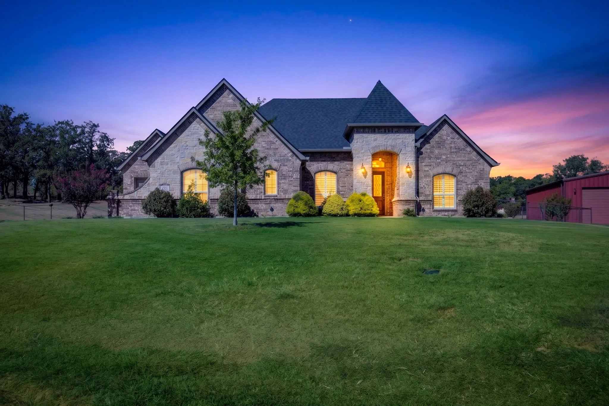 Single Family Residence For Sale in Parker County , 164 Spring Meadow Drive, Springtown, Texas 76082, 4 Bedroom, 2 Bathroom, 3 Garage spaces, 2,462 Sqft, built in 2017, mls#21386285, Real Estate Agent in Springtown, Homes For Sale in Parker county, Homes For Sale in Springtown, Realtor in Springtown Texas, Real Estate Brokerage Independent Realty Texas, Luminita Cordes Realtor