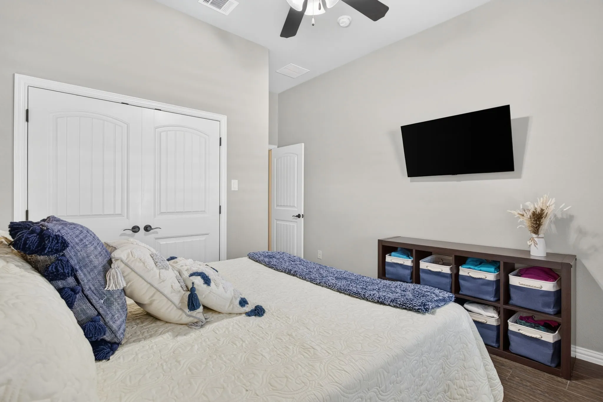 Single Family Residence For Sale in Parker County , 164 Spring Meadow Drive, Springtown, Texas 76082, 4 Bedroom, 2 Bathroom, 3 Garage spaces, 2,462 Sqft, built in 2017, mls#21386285, Real Estate Agent in Springtown, Homes For Sale in Parker county, Homes For Sale in Springtown, Realtor in Springtown Texas, Real Estate Brokerage Independent Realty Texas, Luminita Cordes Realtor