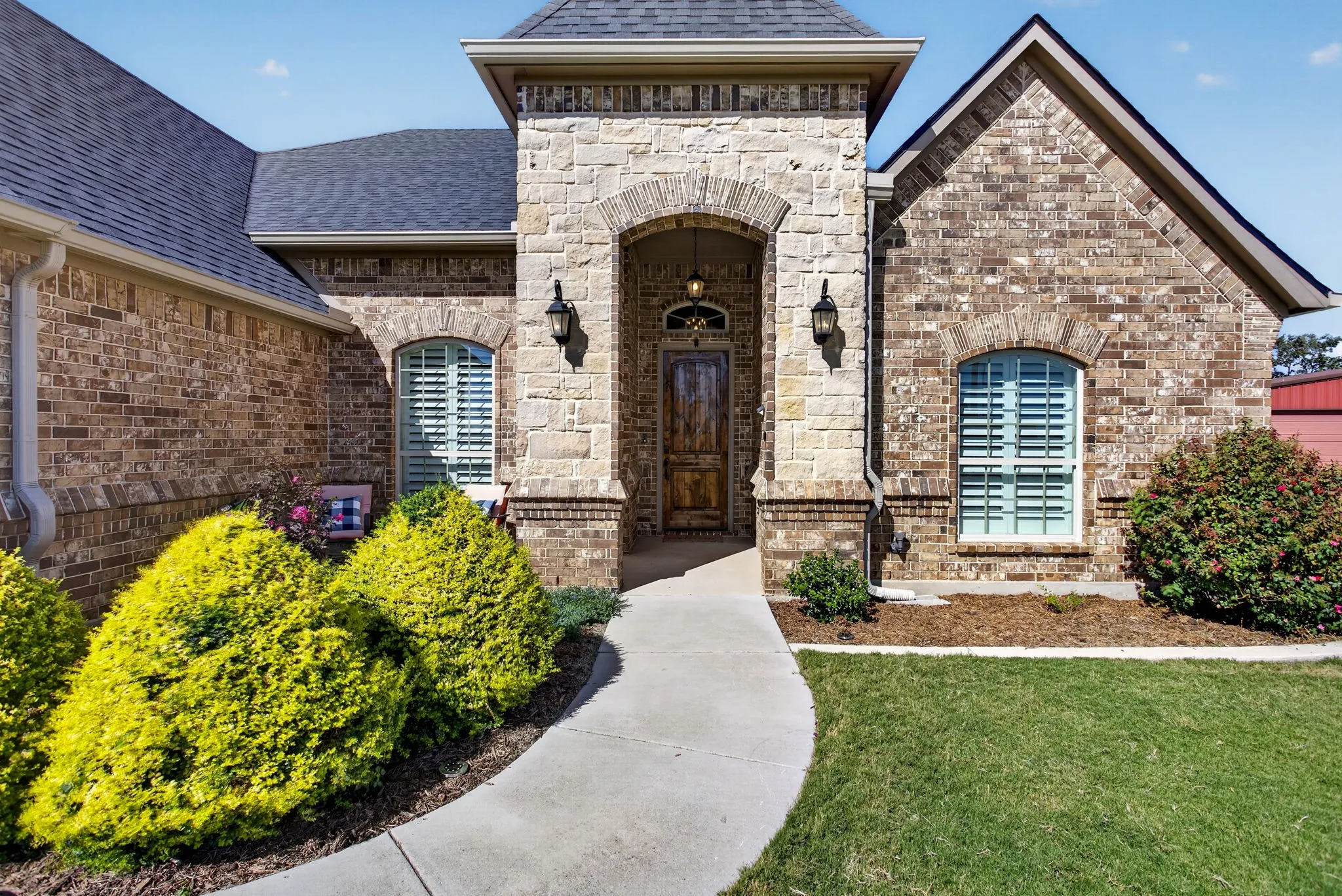 Single Family Residence For Sale in Parker County , 164 Spring Meadow Drive, Springtown, Texas 76082, 4 Bedroom, 2 Bathroom, 3 Garage spaces, 2,462 Sqft, built in 2017, mls#21386285, Real Estate Agent in Springtown, Homes For Sale in Parker county, Homes For Sale in Springtown, Realtor in Springtown Texas, Real Estate Brokerage Independent Realty Texas, Luminita Cordes Realtor