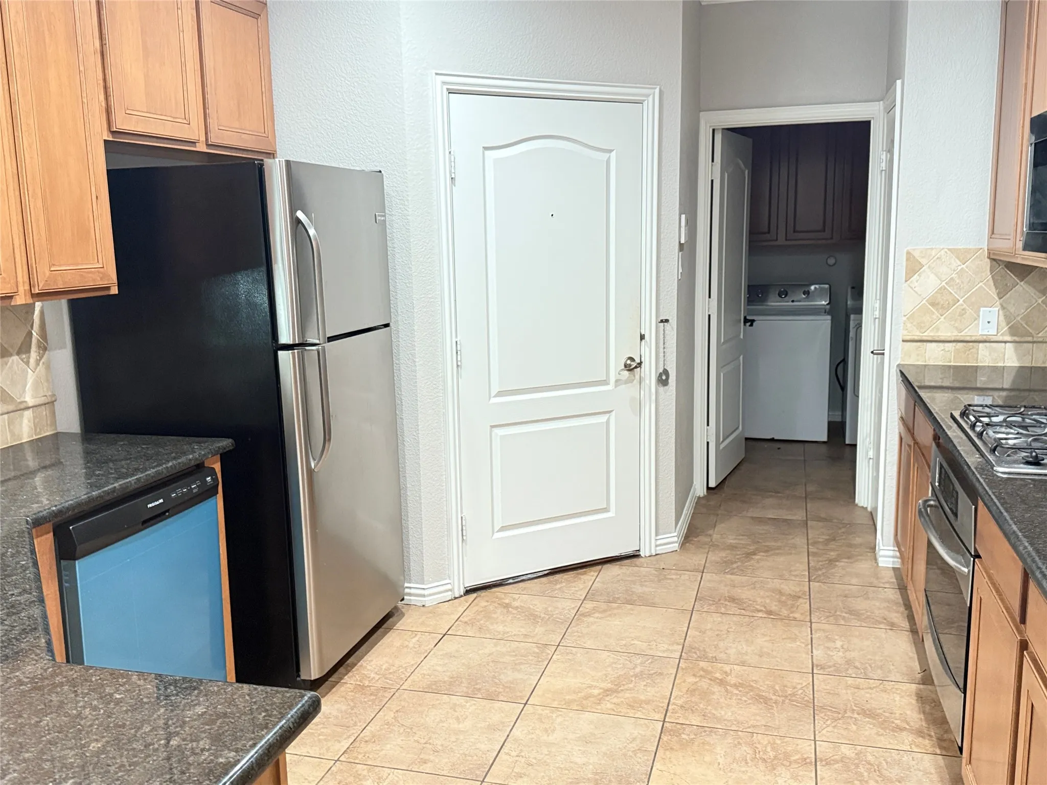 Single Family Residence For Sale in Collin County , 2108 Harris Place, Plano, Texas 75025, 3 Bedroom, 3 Bathroom, 2 Garage spaces, 2,072 Sqft, built in 2008, mls#21390187, Real Estate Agent in Plano, Homes For Sale in Collin county, Homes For Sale in Plano, Realtor in Plano Texas, Real Estate Brokerage Independent Realty Texas, Luminita Cordes Realtor