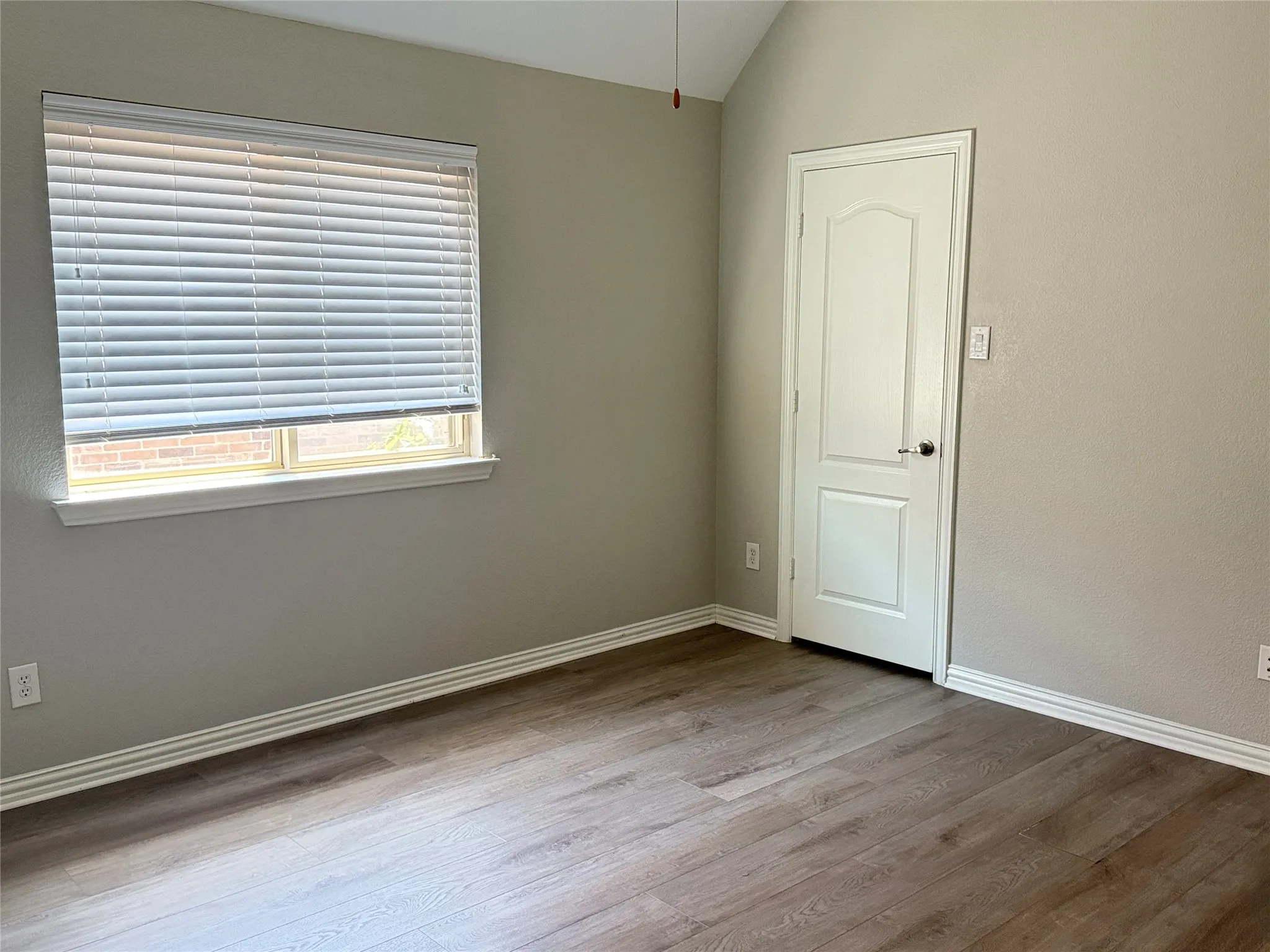 Single Family Residence For Sale in Collin County , 2108 Harris Place, Plano, Texas 75025, 3 Bedroom, 3 Bathroom, 2 Garage spaces, 2,072 Sqft, built in 2008, mls#21390187, Real Estate Agent in Plano, Homes For Sale in Collin county, Homes For Sale in Plano, Realtor in Plano Texas, Real Estate Brokerage Independent Realty Texas, Luminita Cordes Realtor