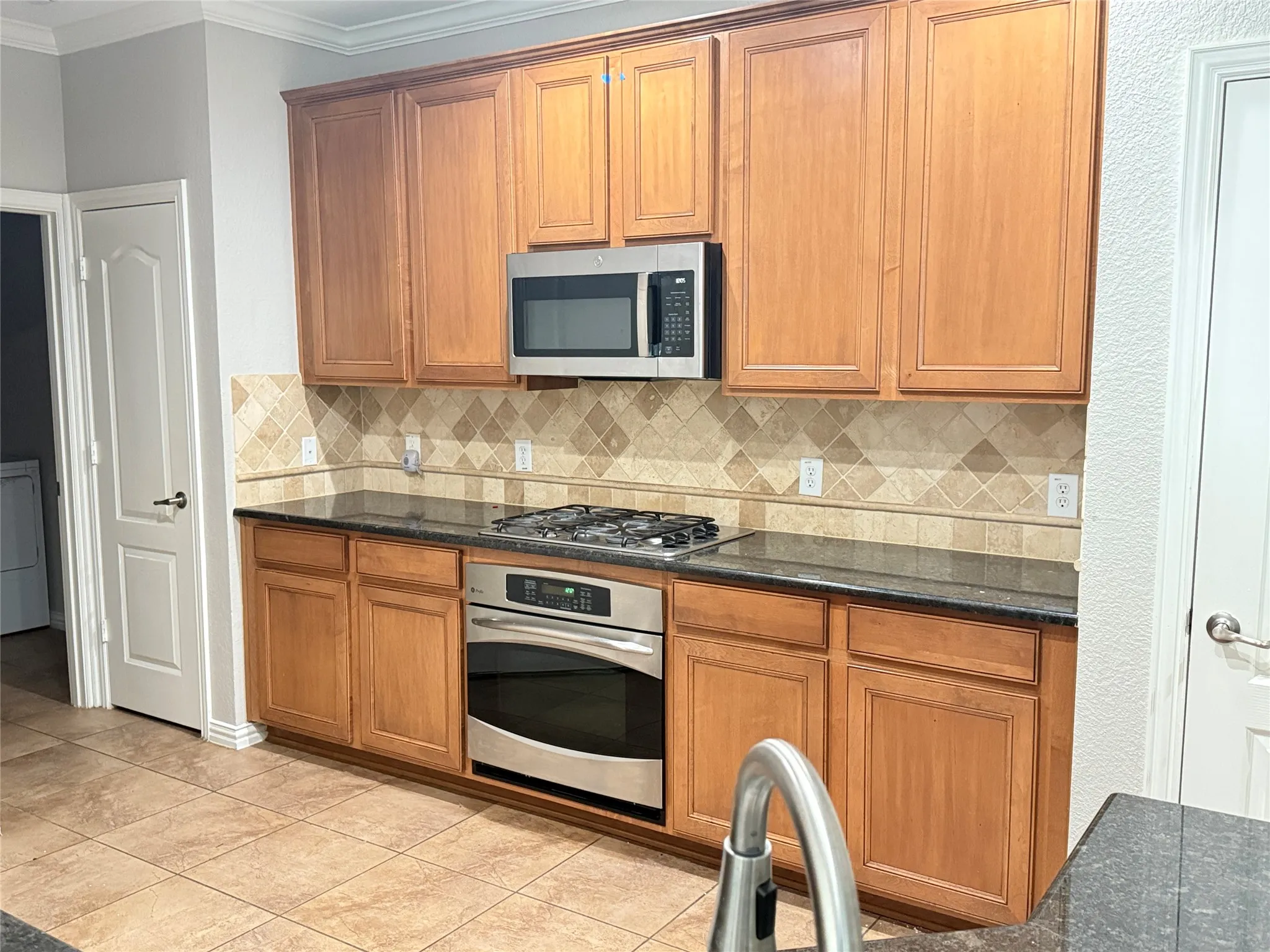 Single Family Residence For Sale in Collin County , 2108 Harris Place, Plano, Texas 75025, 3 Bedroom, 3 Bathroom, 2 Garage spaces, 2,072 Sqft, built in 2008, mls#21390187, Real Estate Agent in Plano, Homes For Sale in Collin county, Homes For Sale in Plano, Realtor in Plano Texas, Real Estate Brokerage Independent Realty Texas, Luminita Cordes Realtor